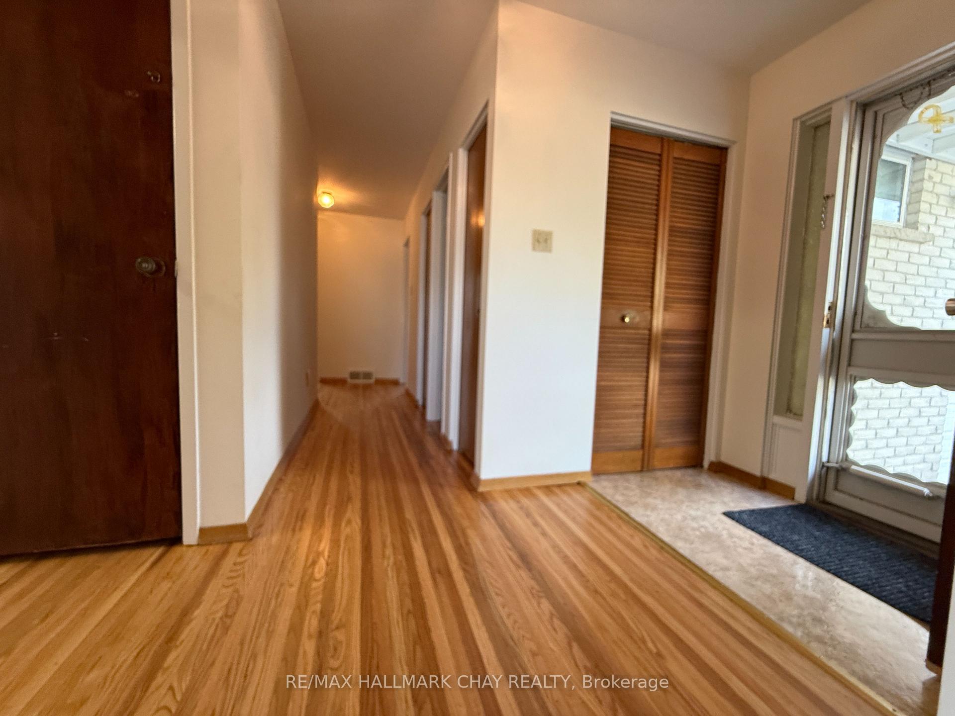 Photo 9 of 114 Daphne Crescent, Barrie, Cundles East — HOMEH