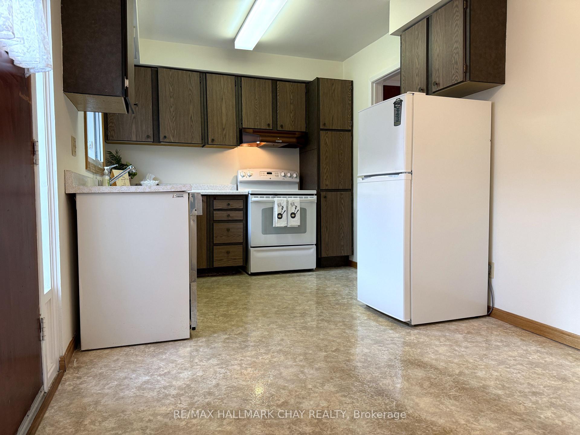 Photo 12 of 114 Daphne Crescent, Barrie, Cundles East — HOMEH