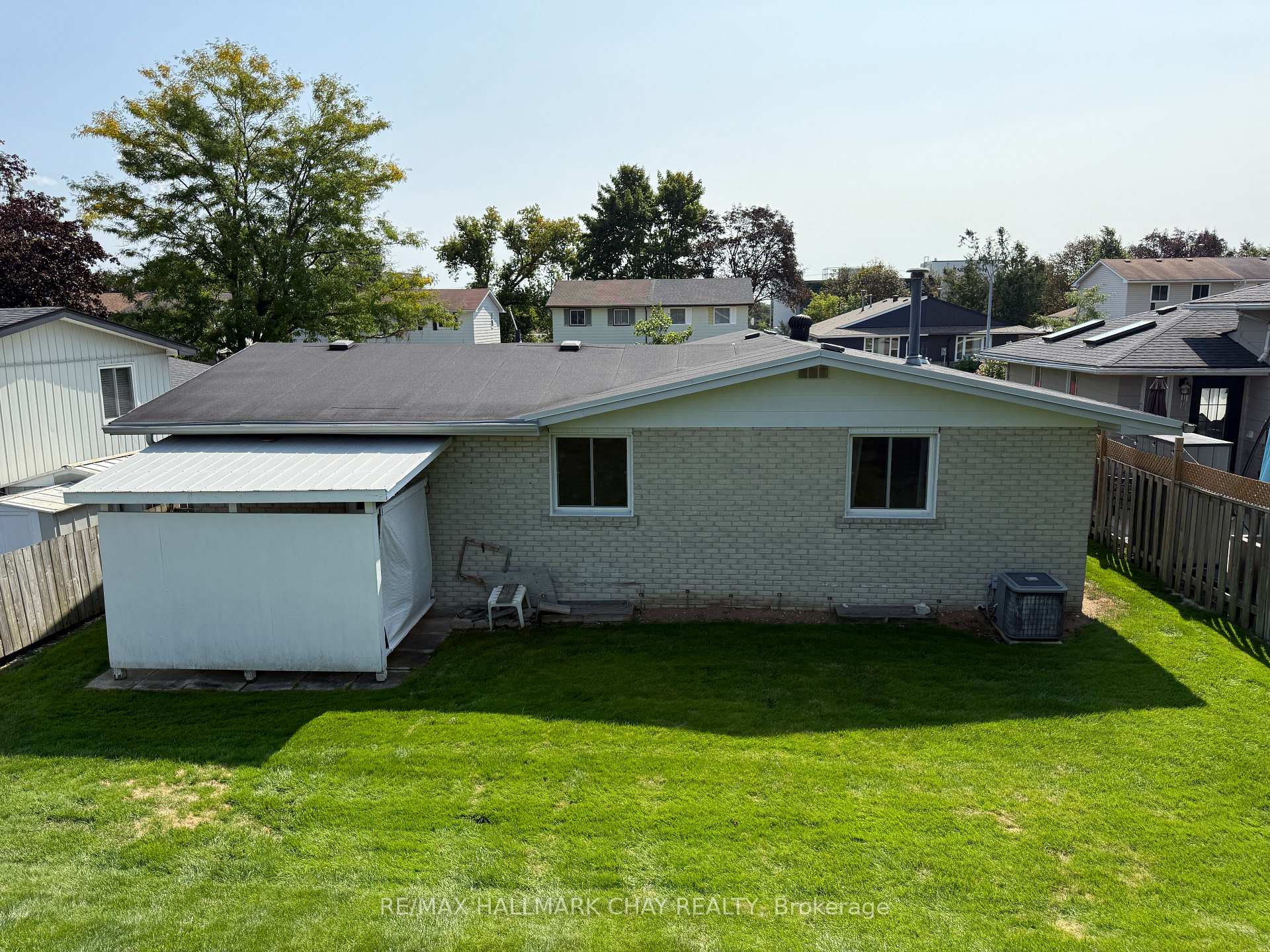 Photo 23 of 114 Daphne Crescent, Barrie, Cundles East — HOMEH