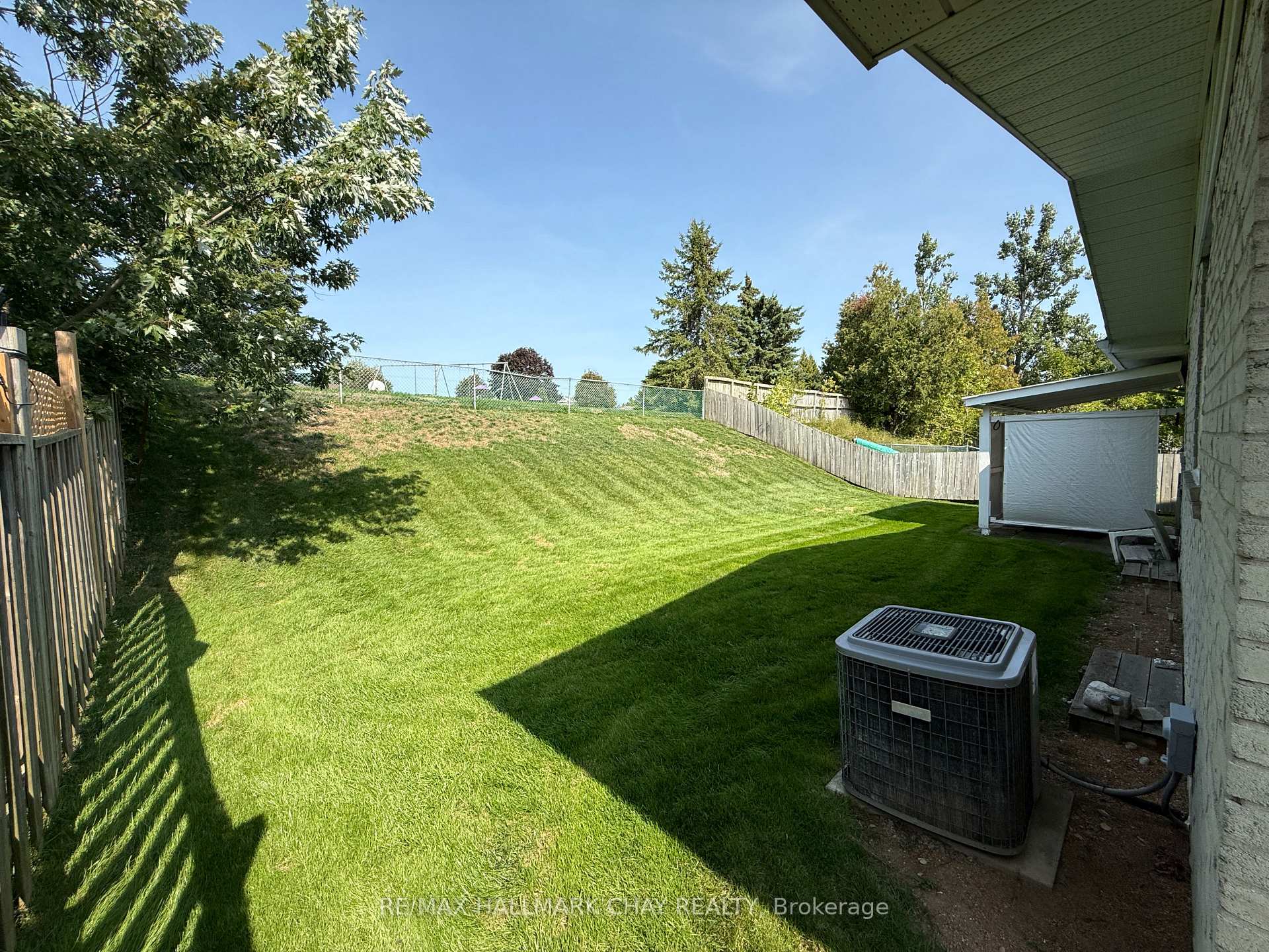 Photo 24 of 114 Daphne Crescent, Barrie, Cundles East — HOMEH