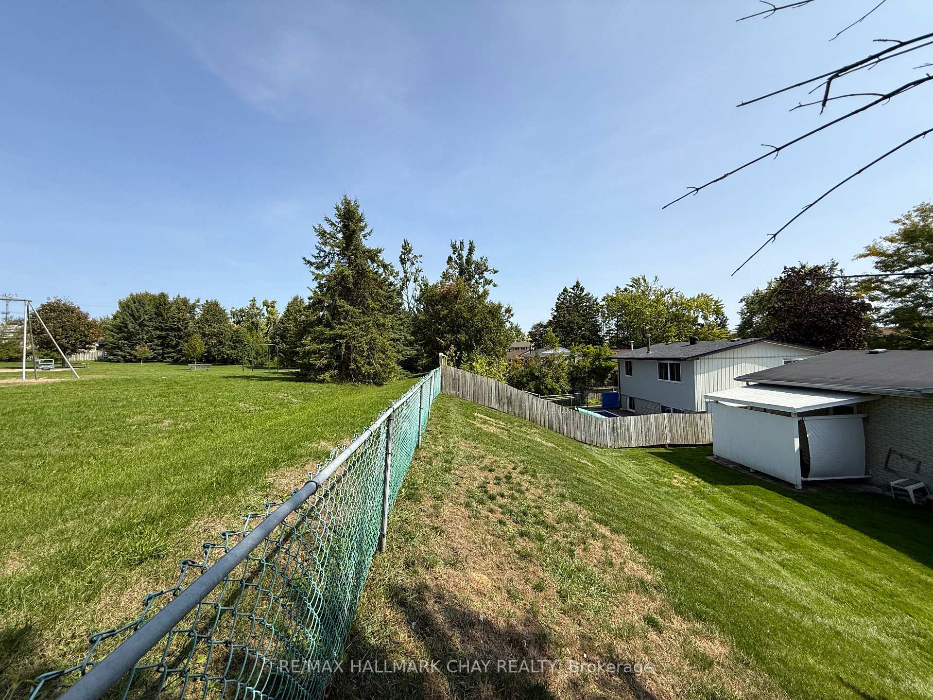 Photo 26 of 114 Daphne Crescent, Barrie, Cundles East — HOMEH