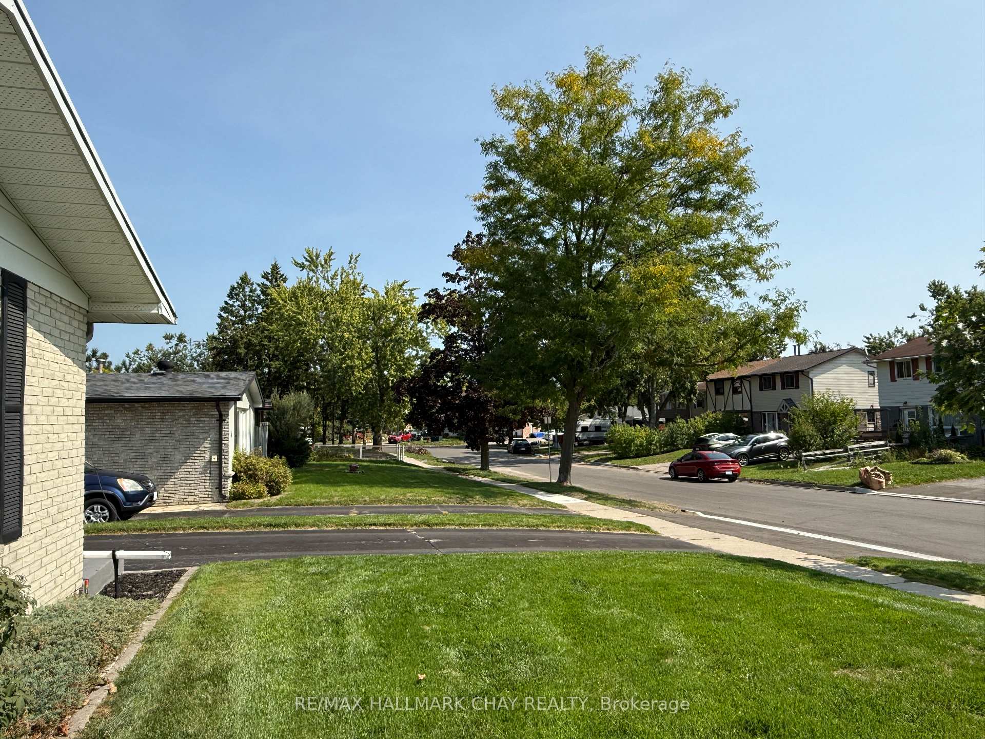 Photo 29 of 114 Daphne Crescent, Barrie, Cundles East — HOMEH
