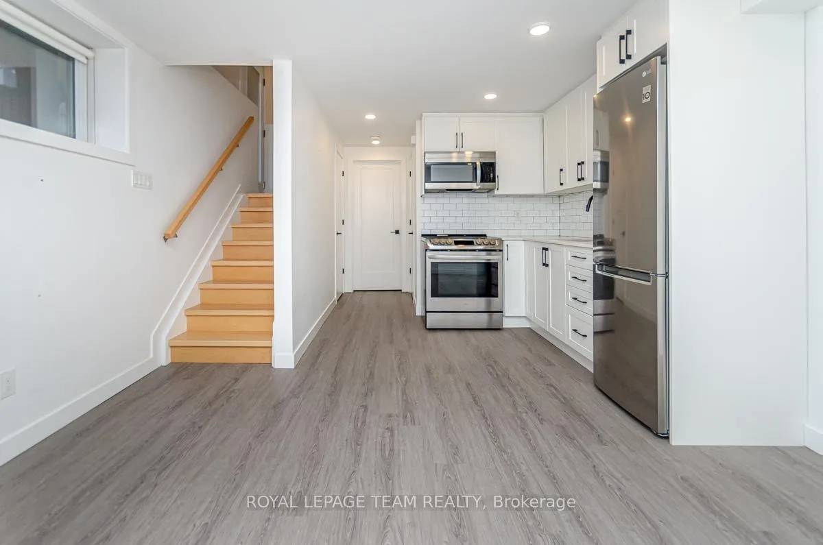 Photo 2 of Unit B, 123 Carruthers Avenue, Ottawa, Mechanicsville — HOMEH
