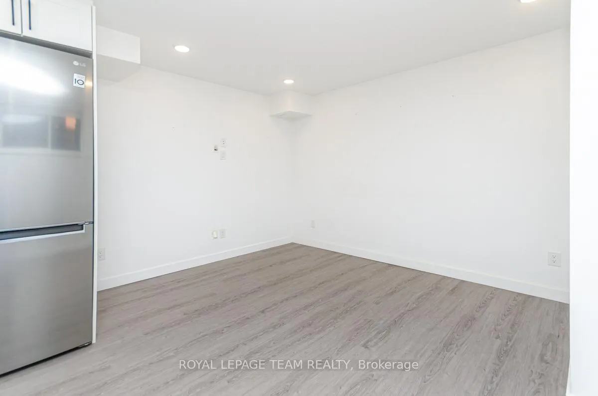 Photo 4 of Unit B, 123 Carruthers Avenue, Ottawa, Mechanicsville — HOMEH