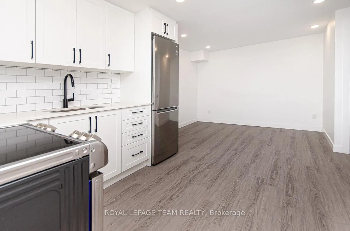 Photo 5 of Unit B, 123 Carruthers Avenue, Ottawa, Mechanicsville — HOMEH