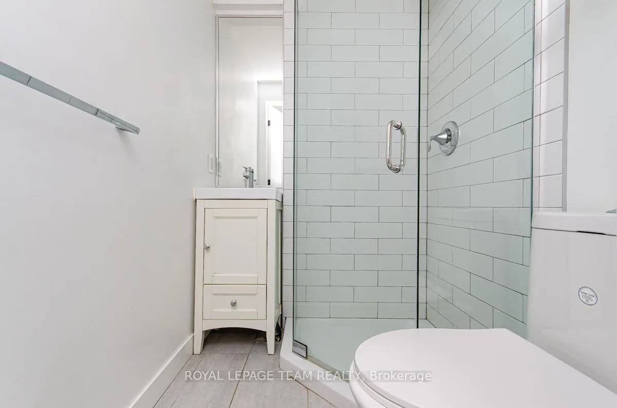 Photo 6 of Unit B, 123 Carruthers Avenue, Ottawa, Mechanicsville — HOMEH
