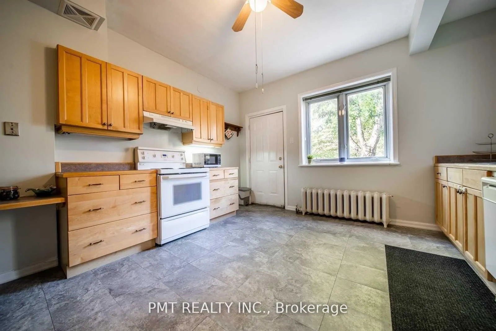 Photo 5 of Unit 1, 178 Madison Avenue, Toronto, The Annex — HOMEH