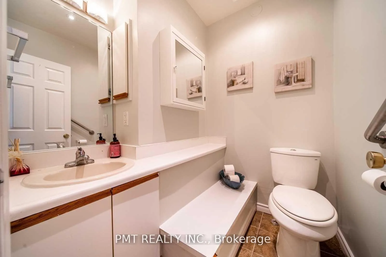 Photo 9 of Unit 1, 178 Madison Avenue, Toronto, The Annex — HOMEH