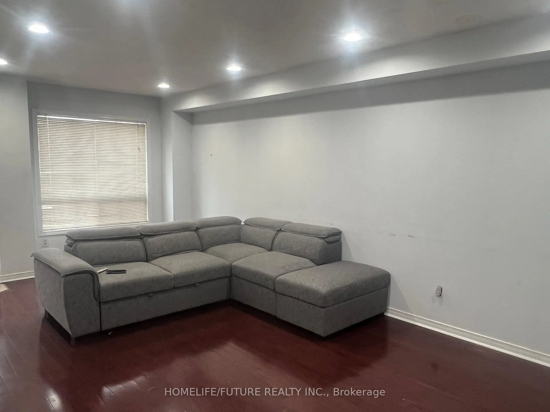 Photo 4 of 47 Horstman Street, Markham, Rouge River Estates — HOMEH