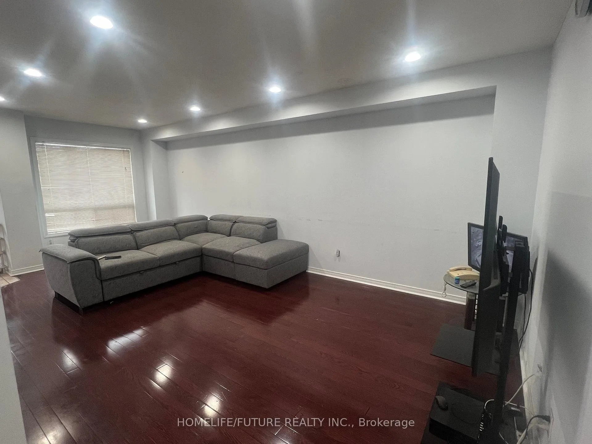 Photo 5 of 47 Horstman Street, Markham, Rouge River Estates — HOMEH