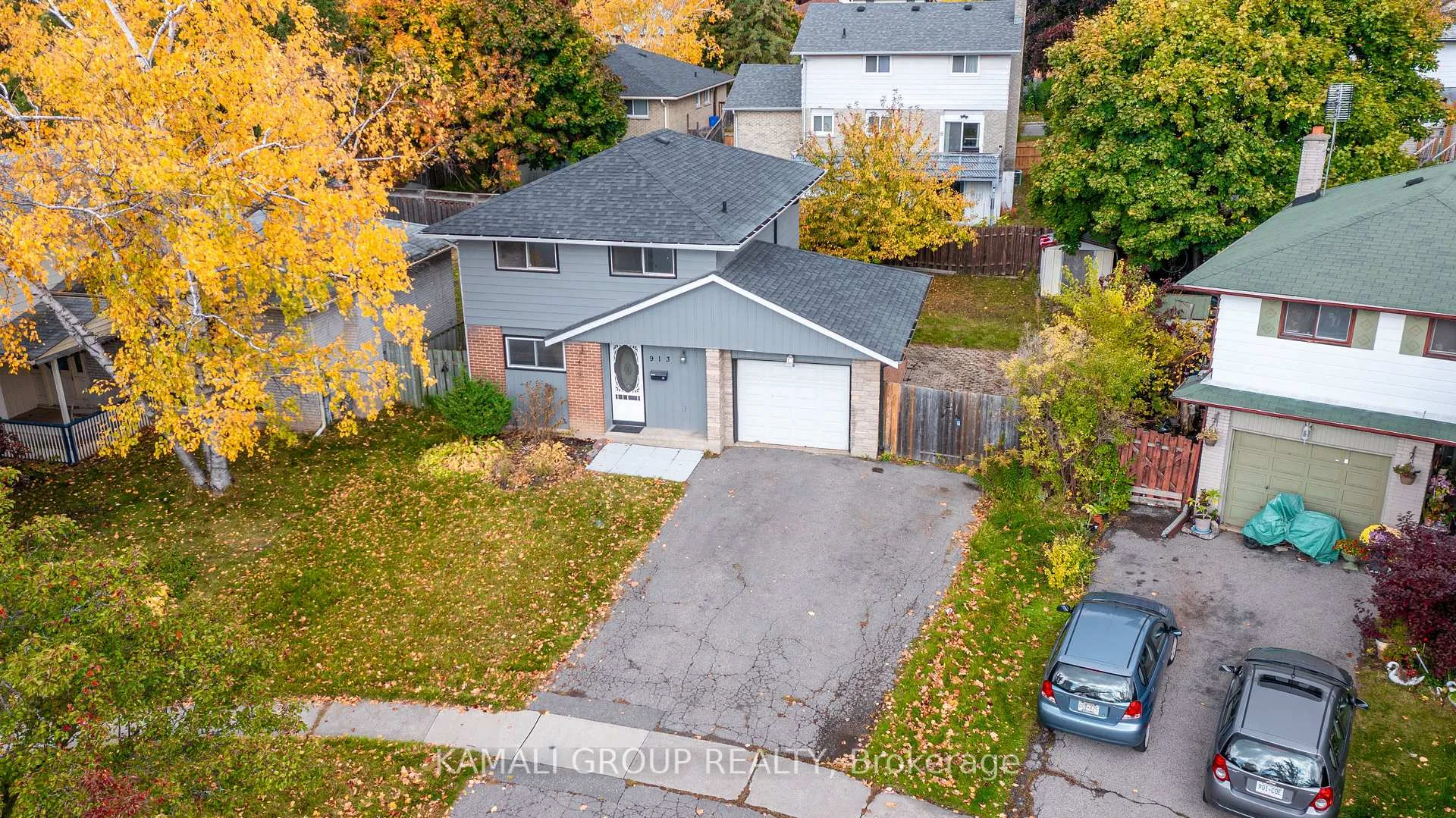 Photo 2 of 913 Carnaby Crescent, Oshawa, Centennial — HOMEH