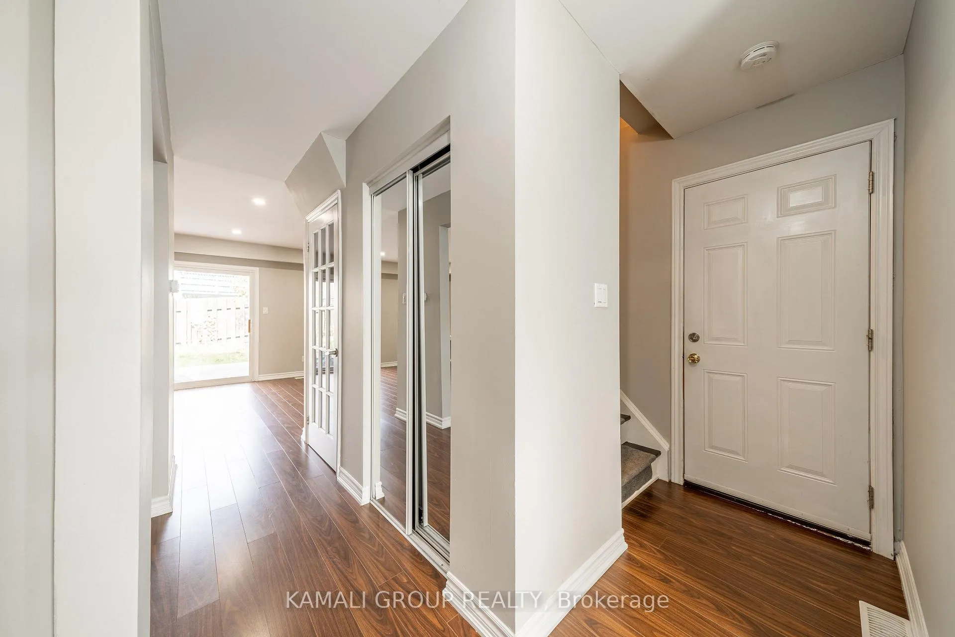 Photo 4 of 913 Carnaby Crescent, Oshawa, Centennial — HOMEH