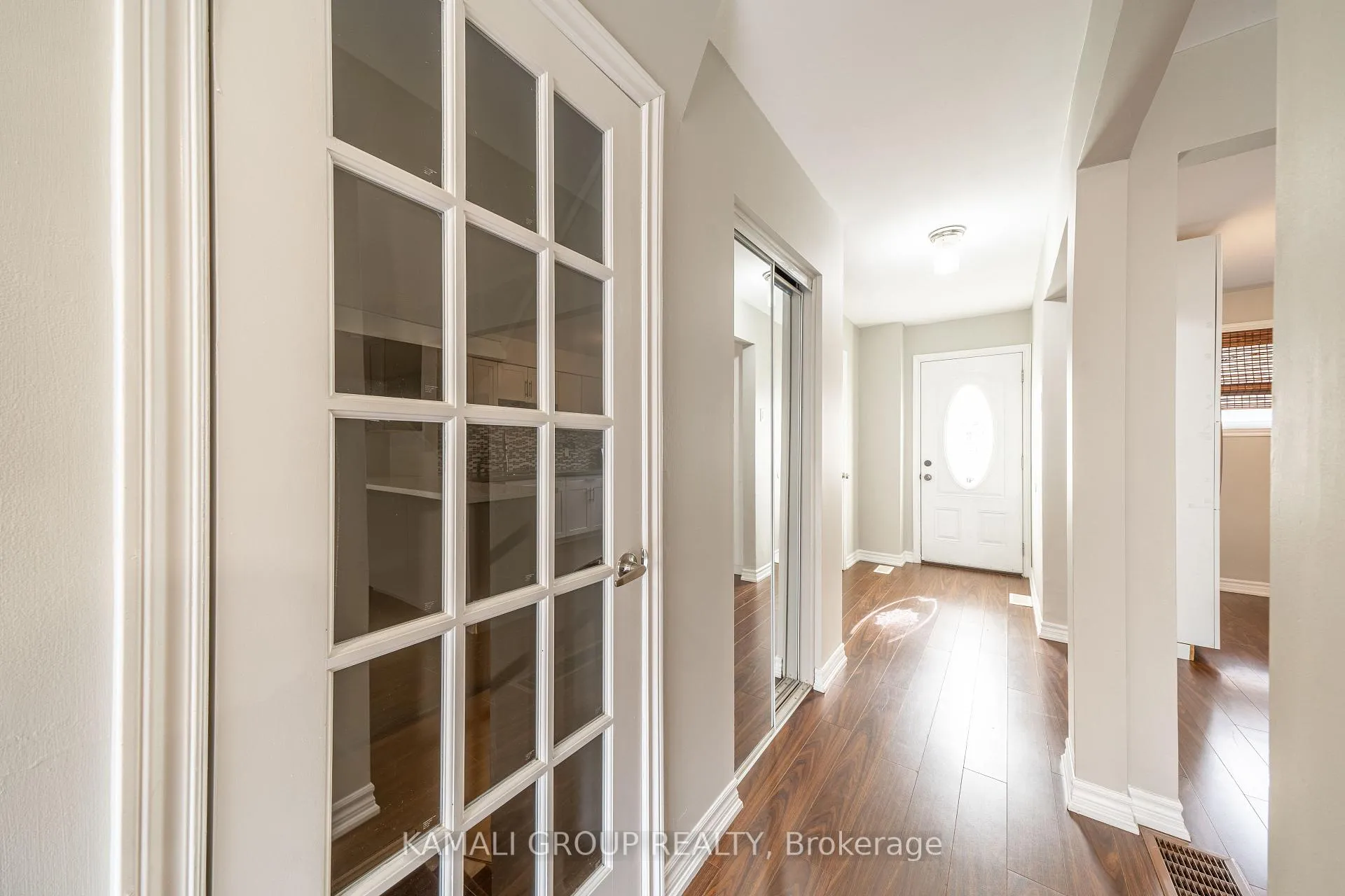 Photo 5 of 913 Carnaby Crescent, Oshawa, Centennial — HOMEH