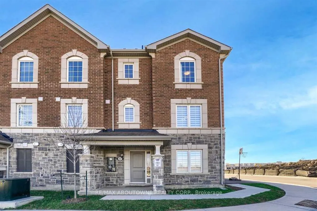 Photo 3 of Unit #62, 975 Whitlock Avenue, Milton, Cobban — HOMEH