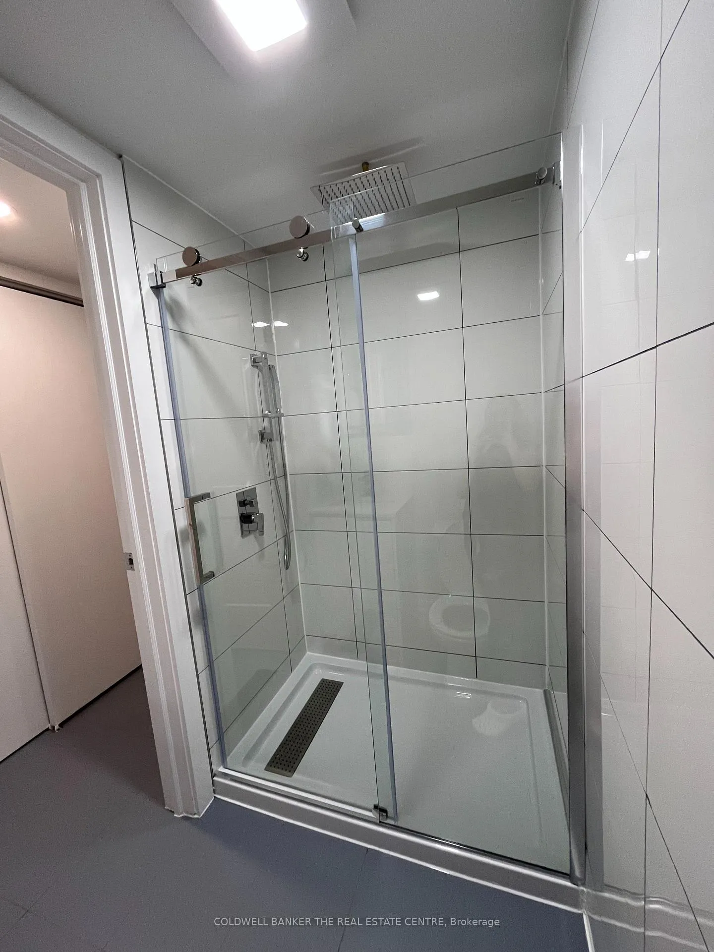 Photo 5 of Unit B, 8 York Street, Ajax, Central — HOMEH