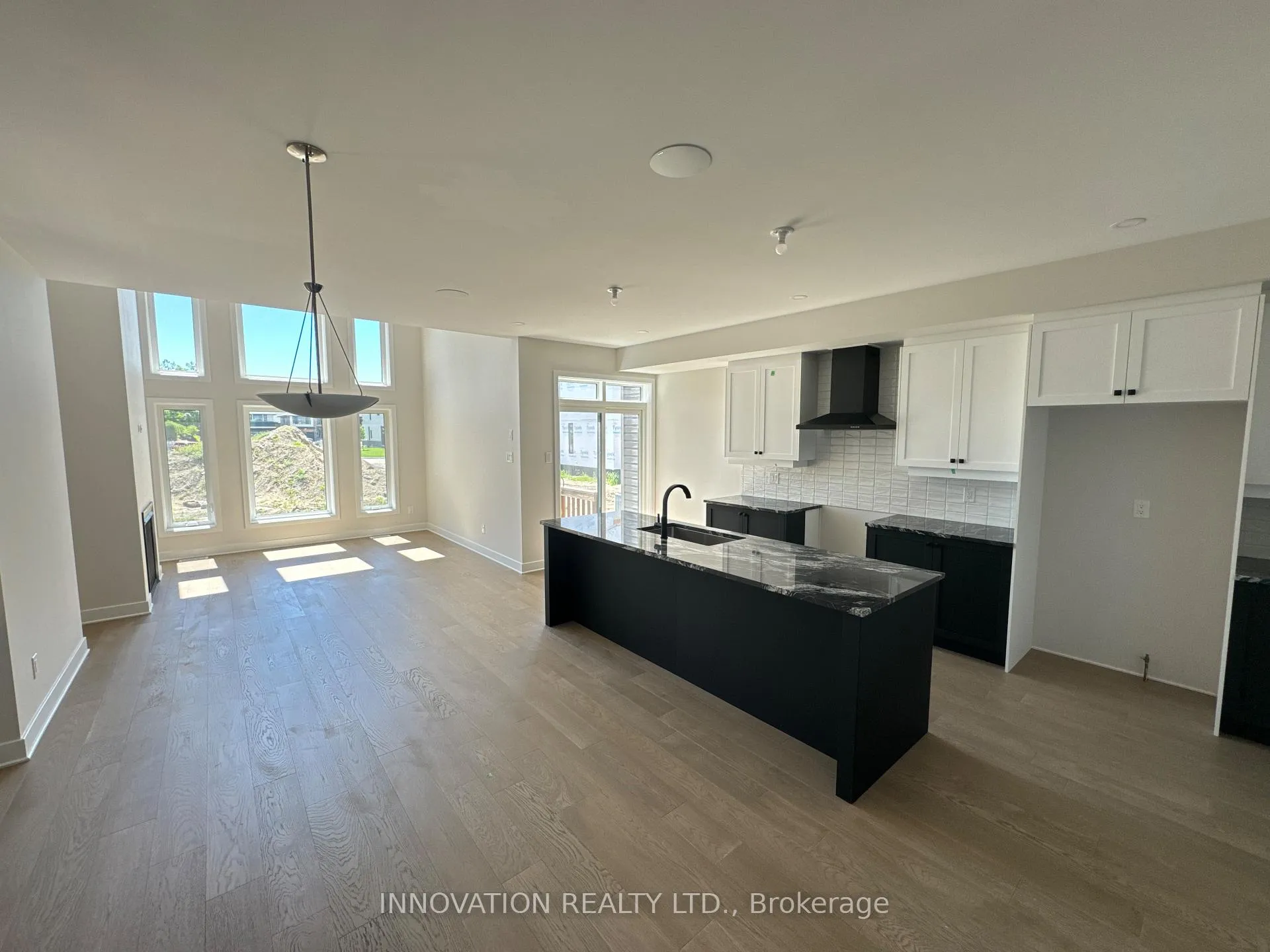 Photo 2 of 111 Bristol Crescent, North Grenville, Kemptville — HOMEH