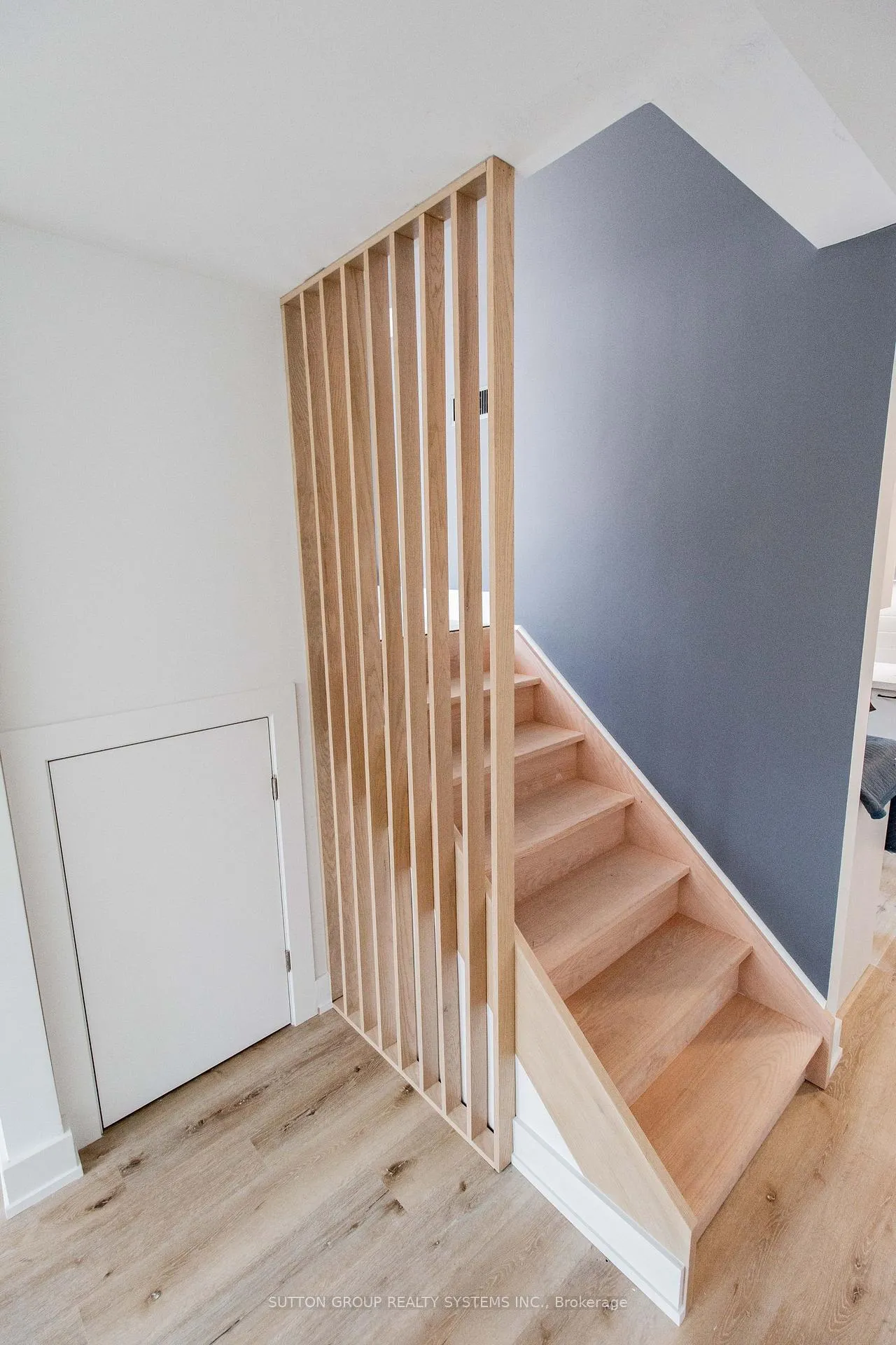 Photo 3 of Unit lower, 1426 Birchcliffe Court, Oshawa, Lakeview — HOMEH