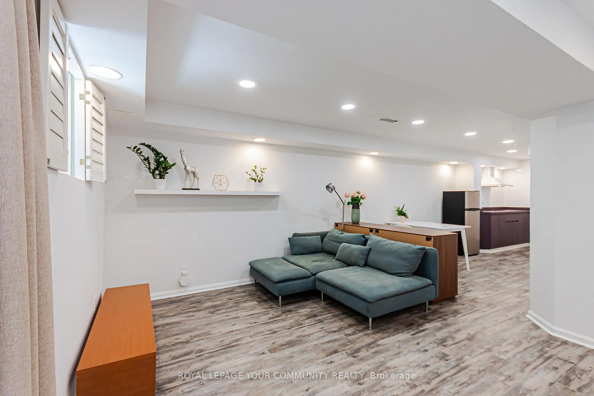 Photo 2 of 76 Brownstone Circle, Vaughan, Crestwood-Springfarm-Yorkhill — HOMEH