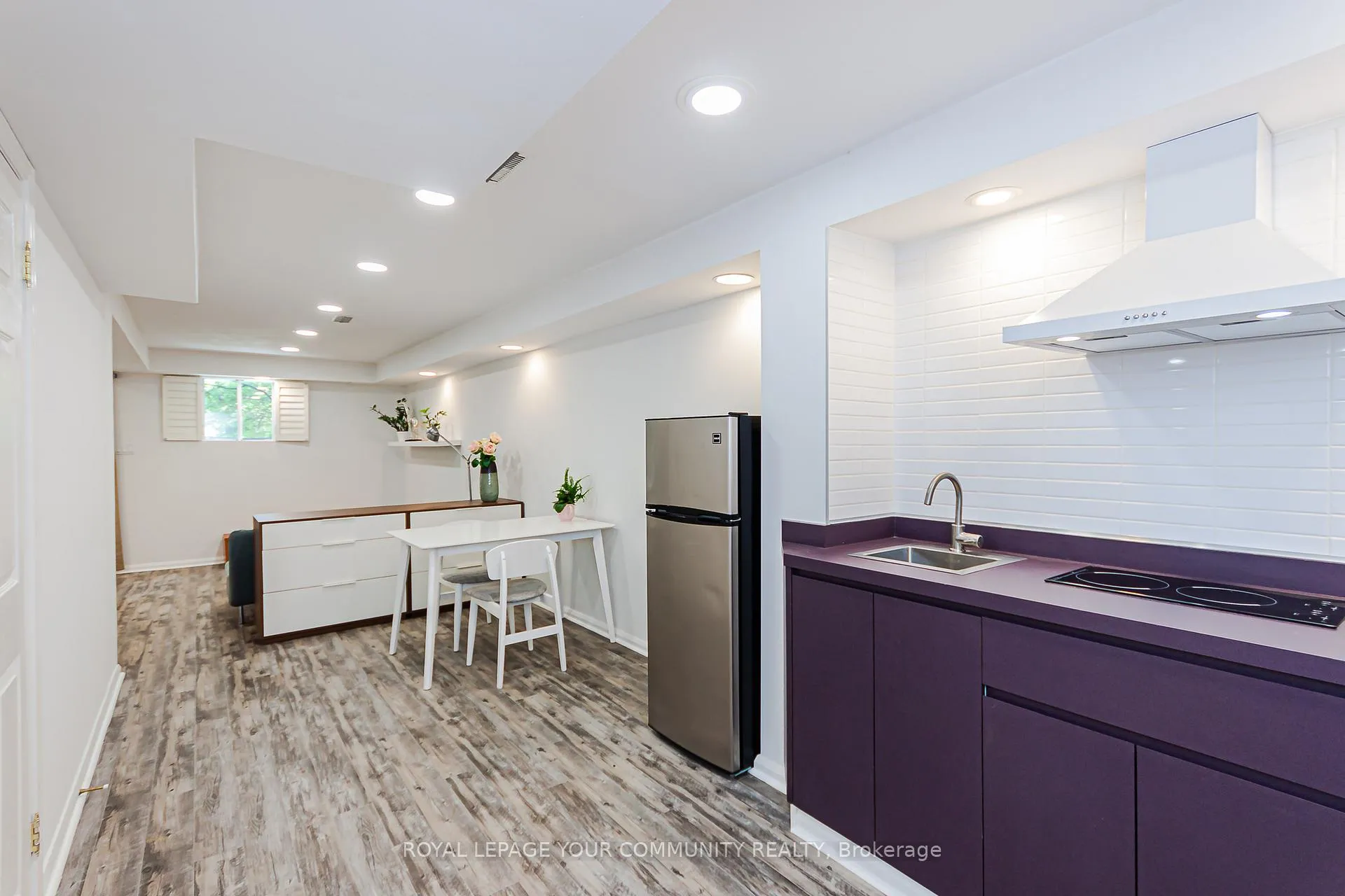 Photo 3 of 76 Brownstone Circle, Vaughan, Crestwood-Springfarm-Yorkhill — HOMEH