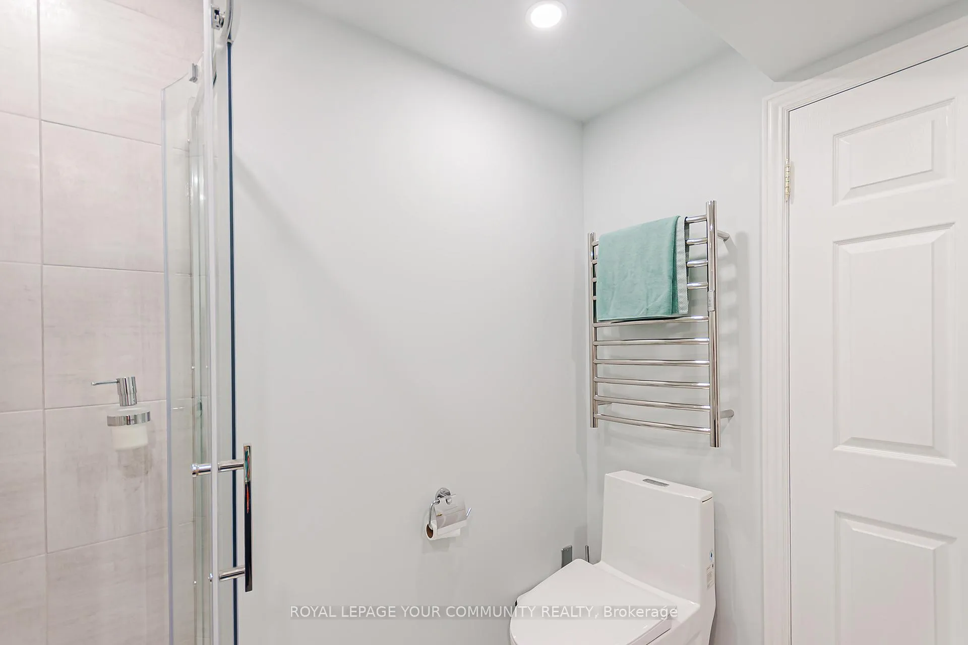 Photo 13 of 76 Brownstone Circle, Vaughan, Crestwood-Springfarm-Yorkhill — HOMEH