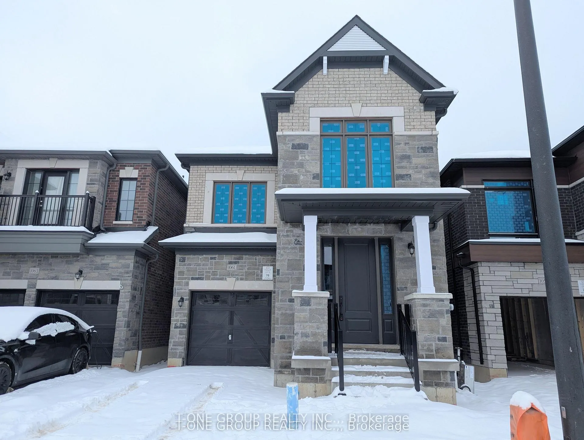 Photo 1 of 1061 Pisces Trail, Pickering, Rural Pickering — HOMEH