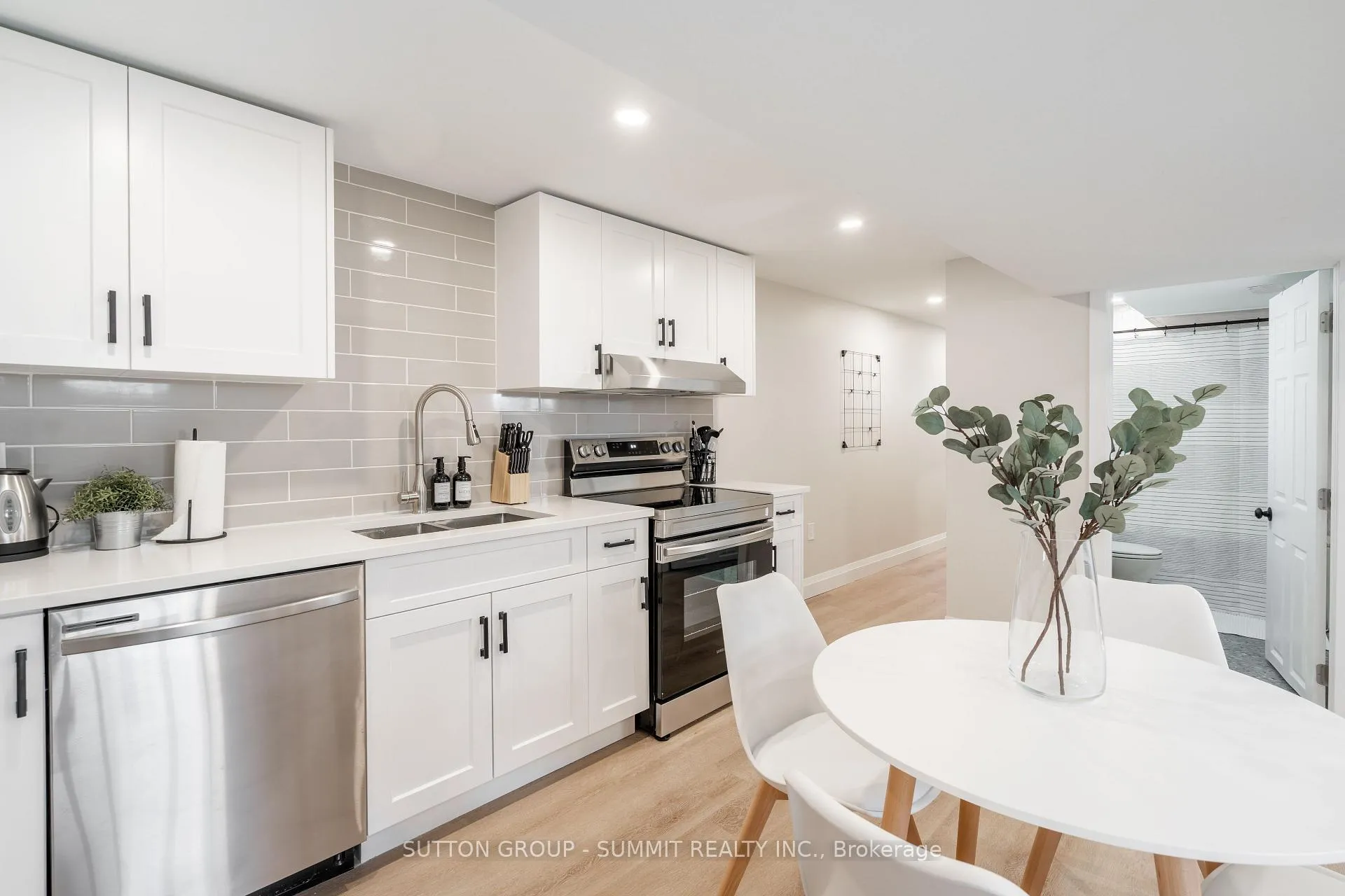 Photo 6 of Unit 2, 73 Cranbrook Drive, Hamilton, Gilkson — HOMEH