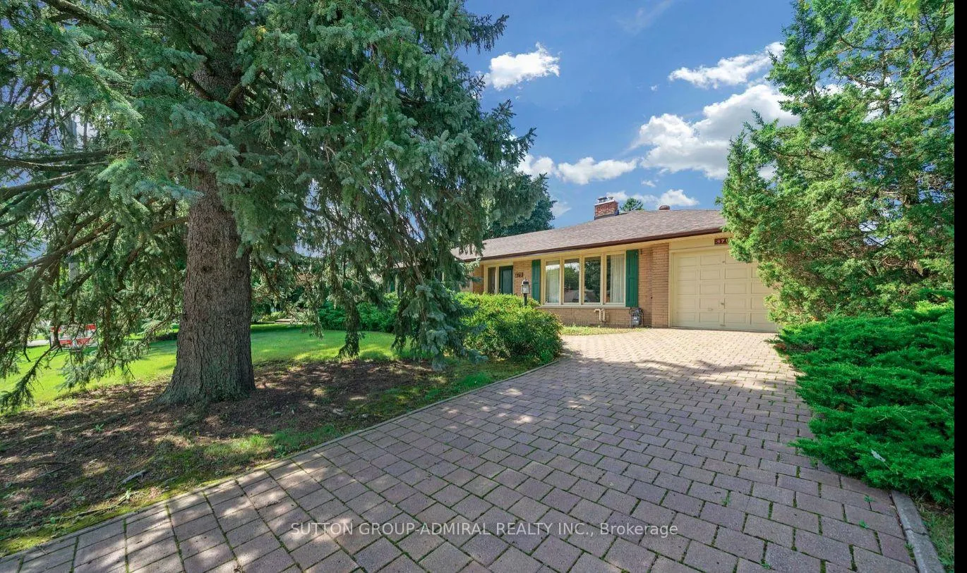 Photo 2 of 379 Sugar Maple Lane, Richmond Hill, Mill Pond — HOMEH