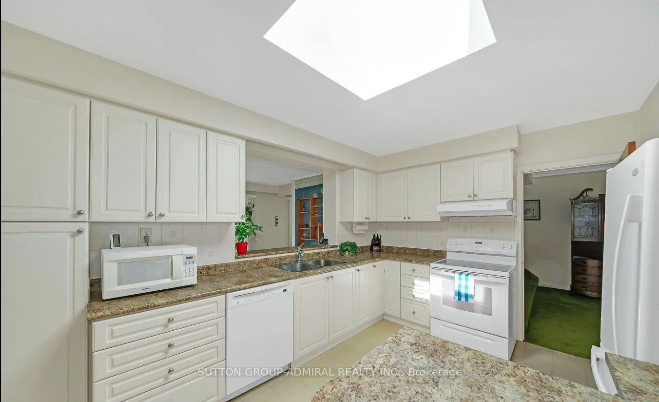 Photo 11 of 379 Sugar Maple Lane, Richmond Hill, Mill Pond — HOMEH