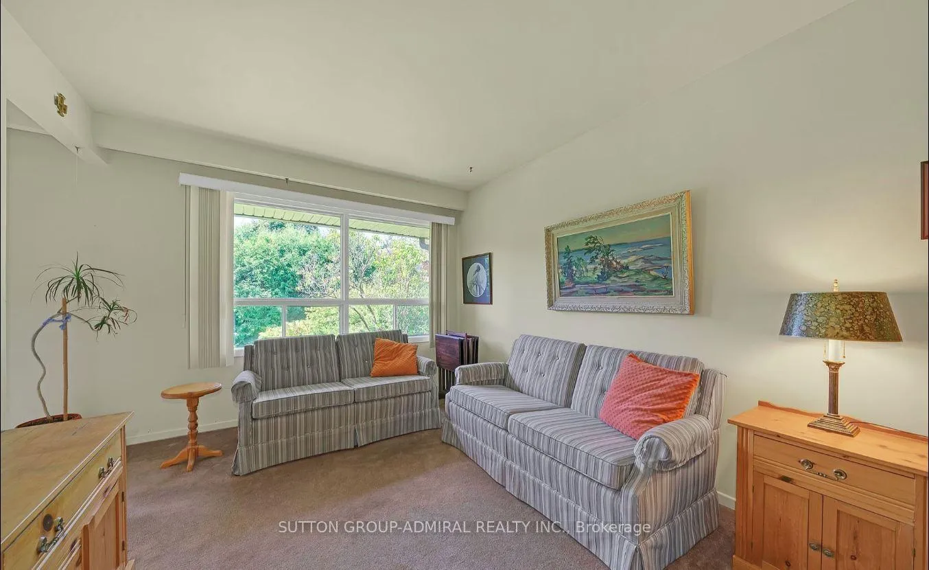 Photo 16 of 379 Sugar Maple Lane, Richmond Hill, Mill Pond — HOMEH