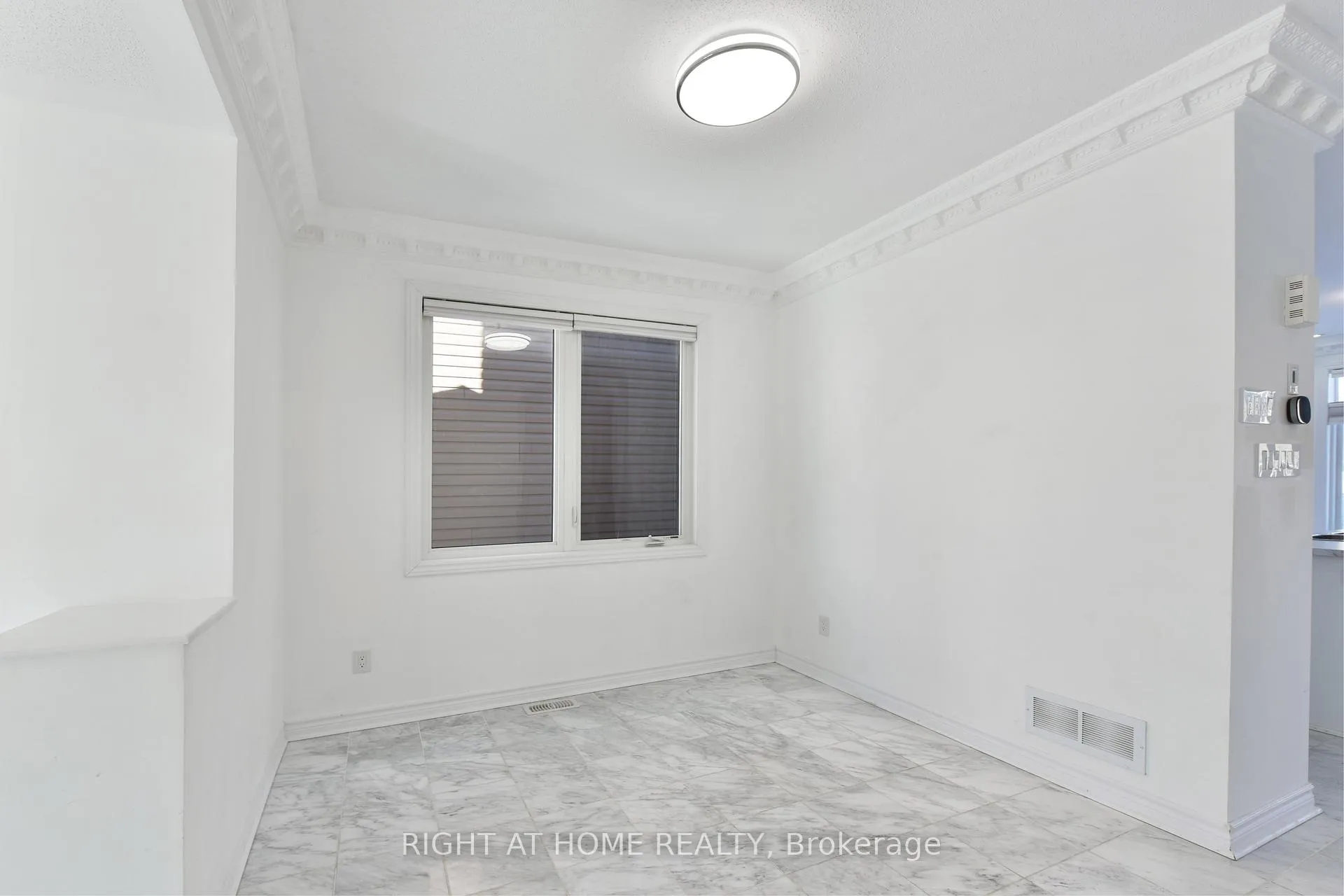 Photo 5 of 107 Westover Crescent, Ottawa, Kanata - Kanata Lakes/Heritage Hills — HOMEH