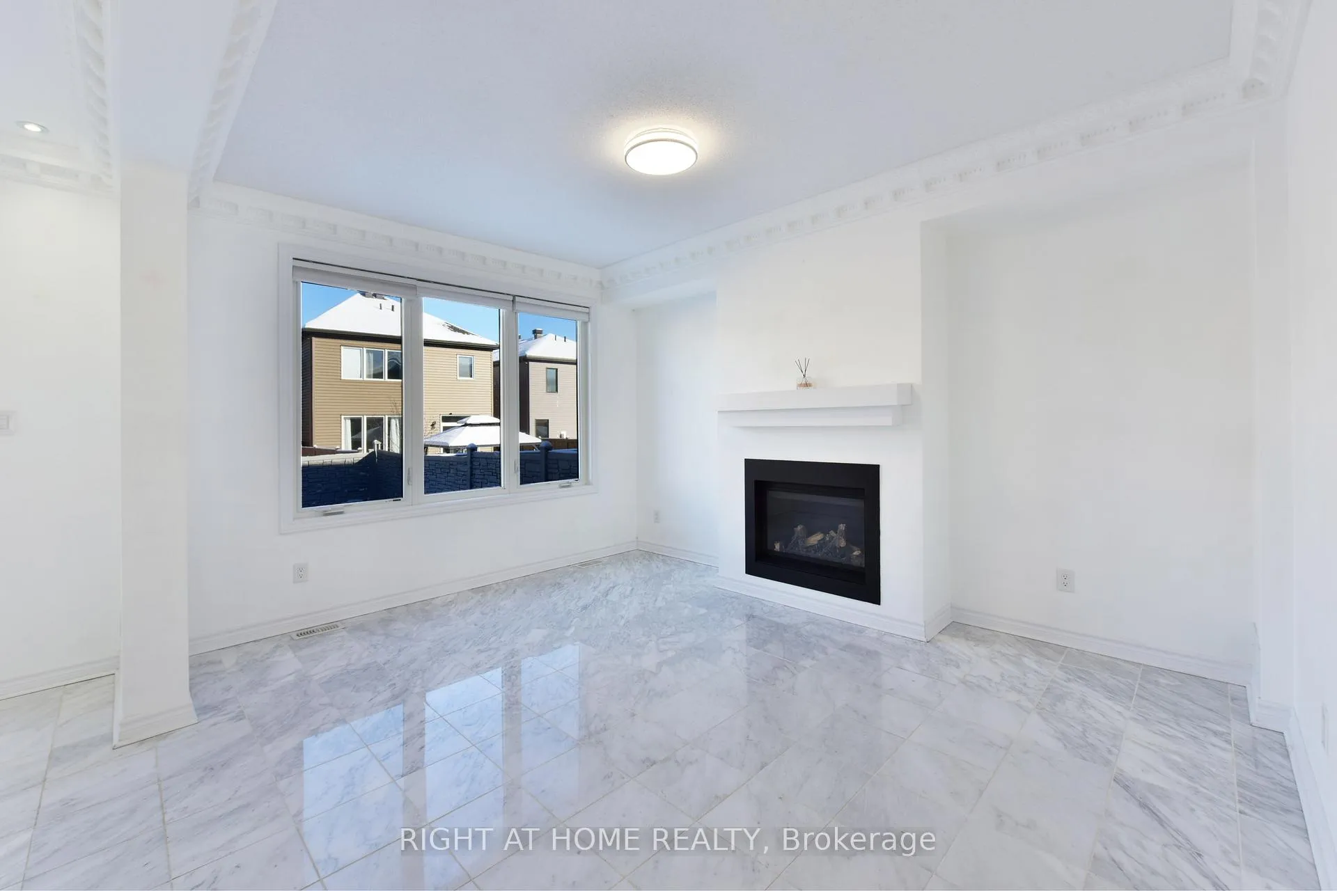 Photo 6 of 107 Westover Crescent, Ottawa, Kanata - Kanata Lakes/Heritage Hills — HOMEH