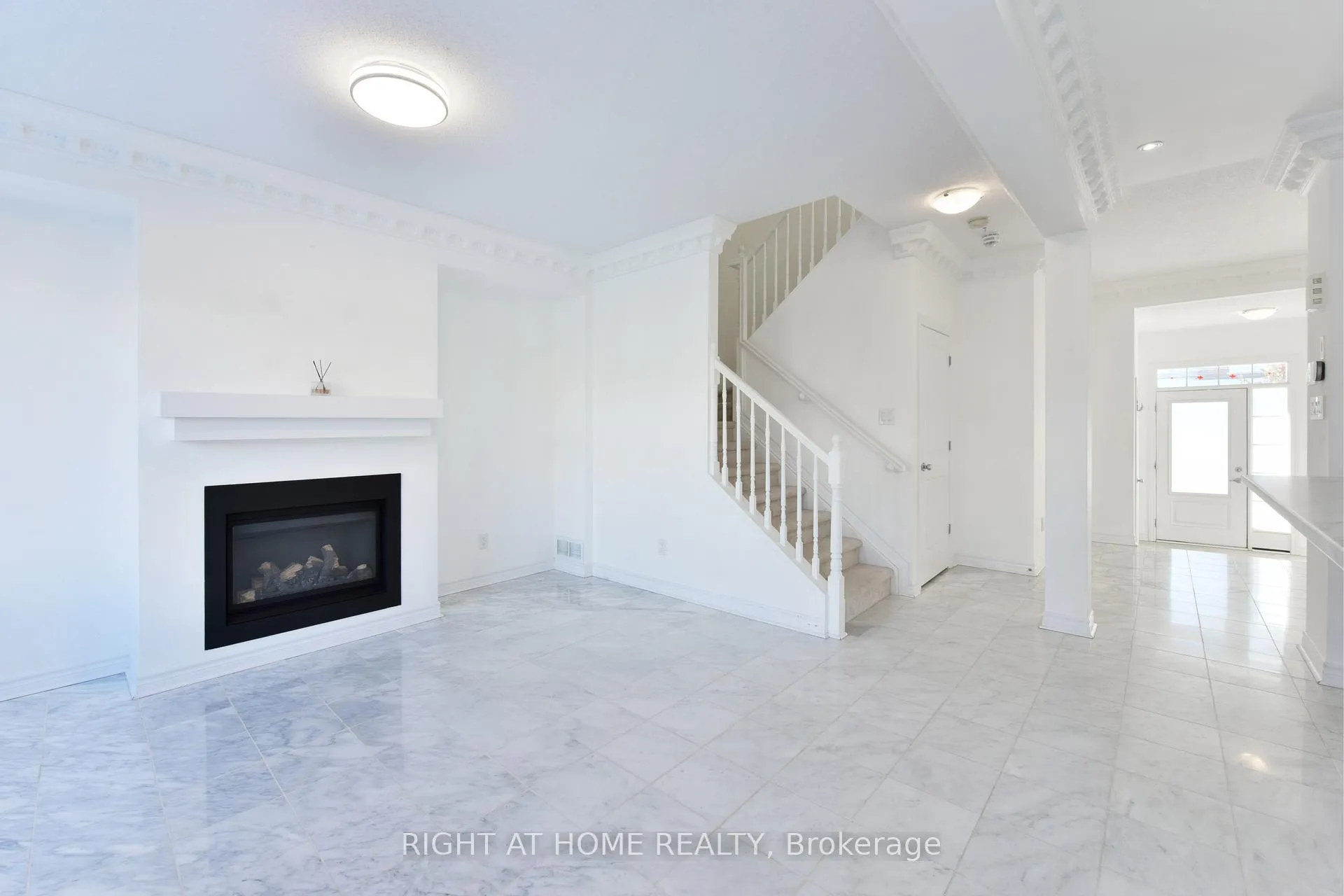 Photo 8 of 107 Westover Crescent, Ottawa, Kanata - Kanata Lakes/Heritage Hills — HOMEH