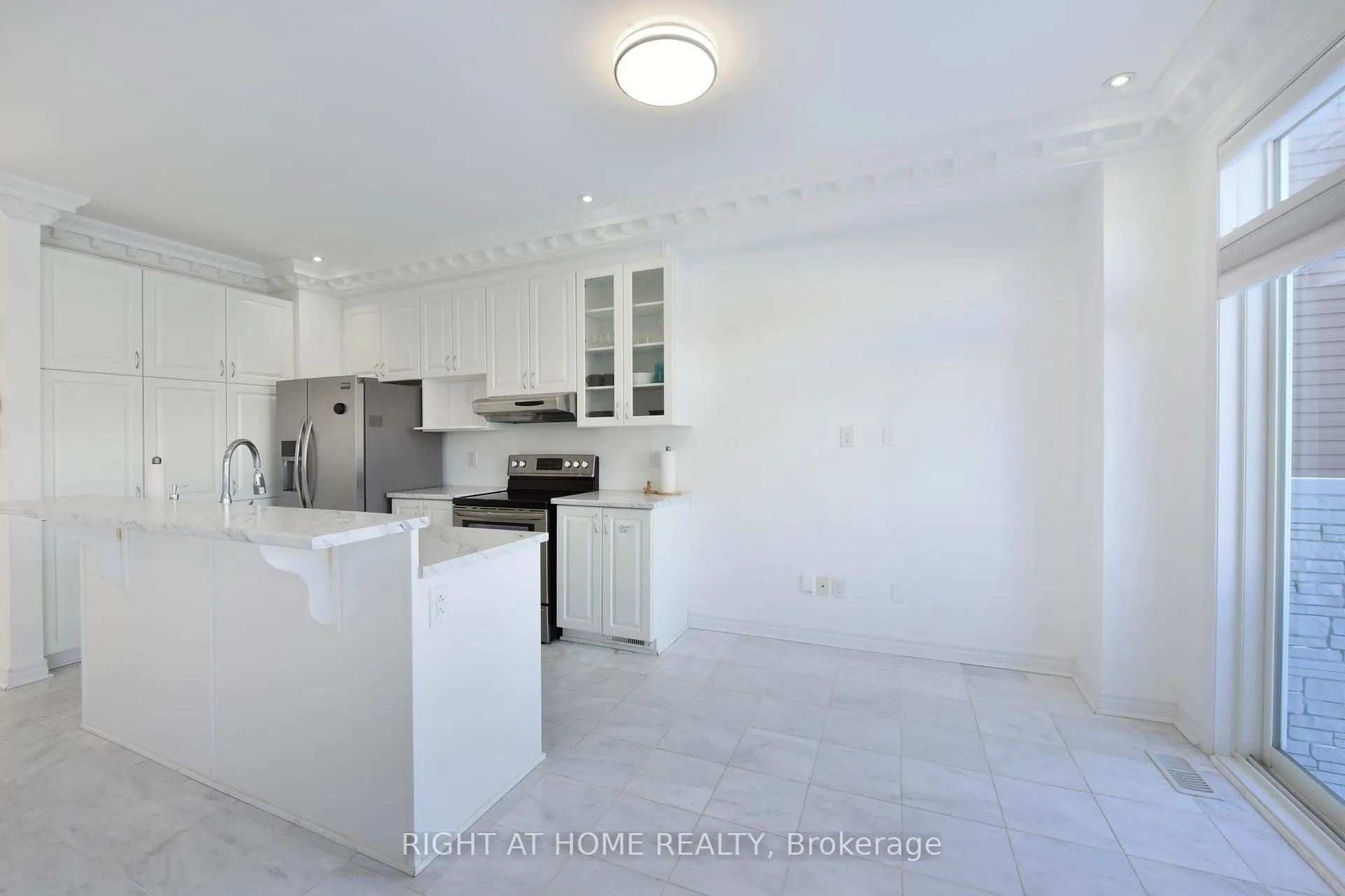 Photo 10 of 107 Westover Crescent, Ottawa, Kanata - Kanata Lakes/Heritage Hills — HOMEH