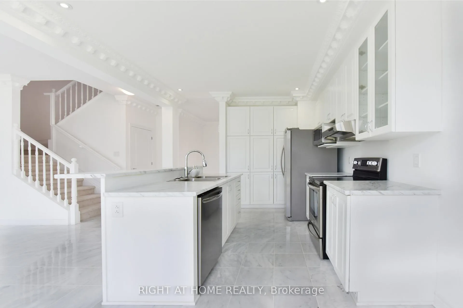 Photo 11 of 107 Westover Crescent, Ottawa, Kanata - Kanata Lakes/Heritage Hills — HOMEH