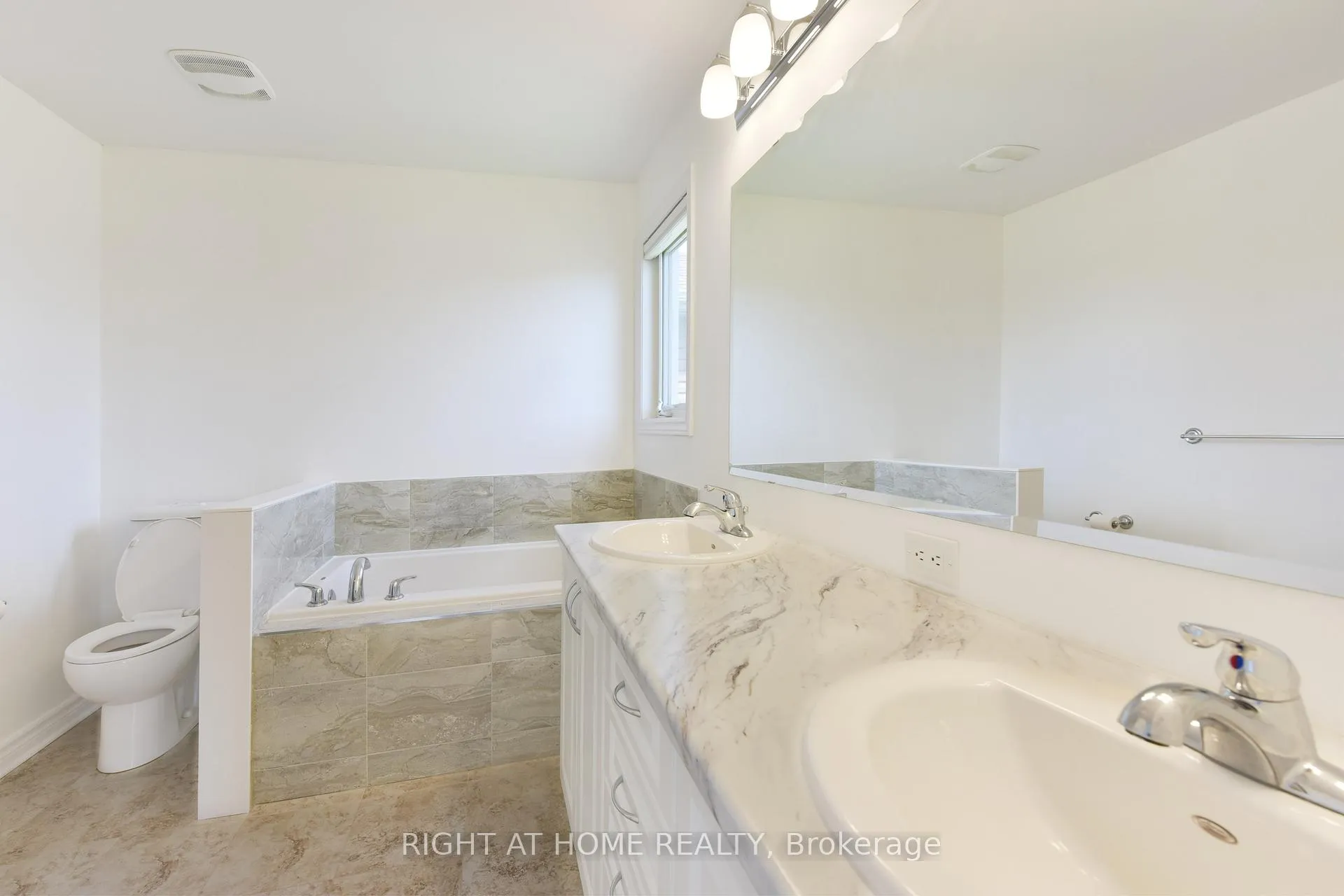 Photo 17 of 107 Westover Crescent, Ottawa, Kanata - Kanata Lakes/Heritage Hills — HOMEH