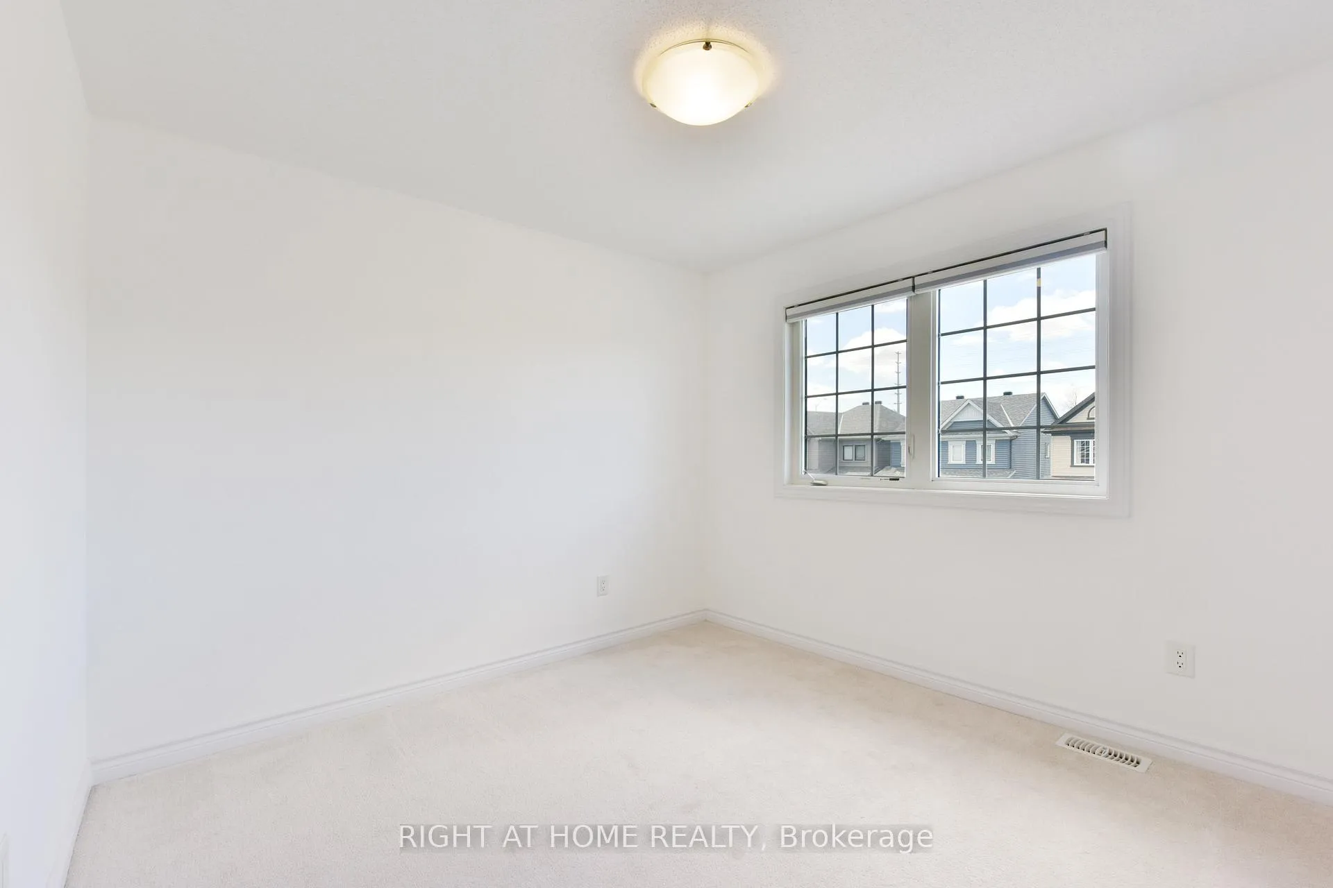 Photo 21 of 107 Westover Crescent, Ottawa, Kanata - Kanata Lakes/Heritage Hills — HOMEH