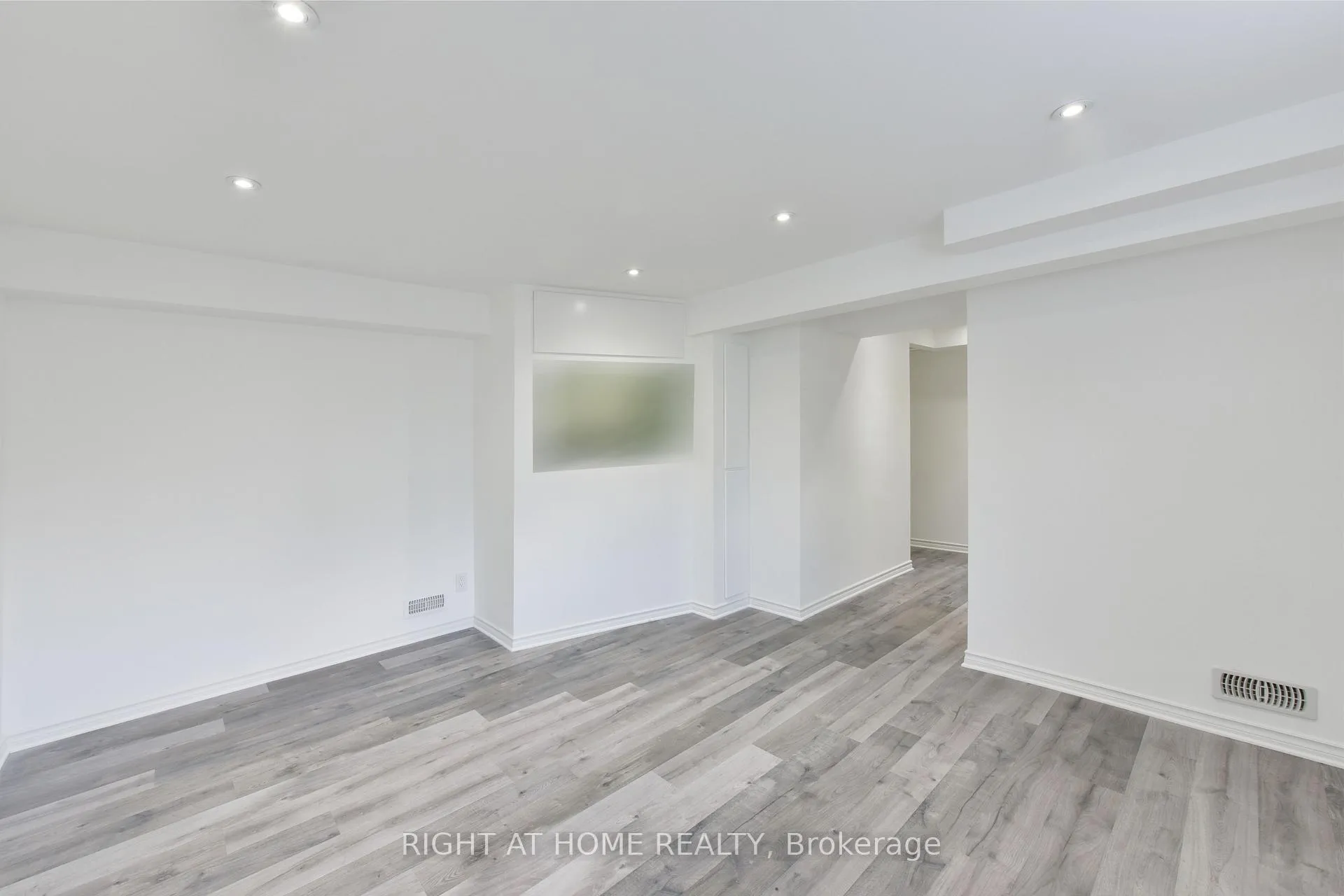 Photo 25 of 107 Westover Crescent, Ottawa, Kanata - Kanata Lakes/Heritage Hills — HOMEH