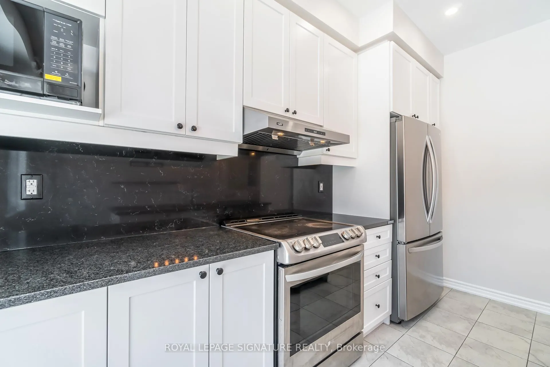 Photo 18 of 42 Broden Crescent, Whitby, Rural Whitby — HOMEH