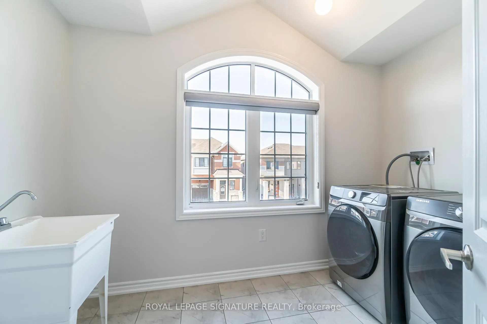 Photo 21 of 42 Broden Crescent, Whitby, Rural Whitby — HOMEH