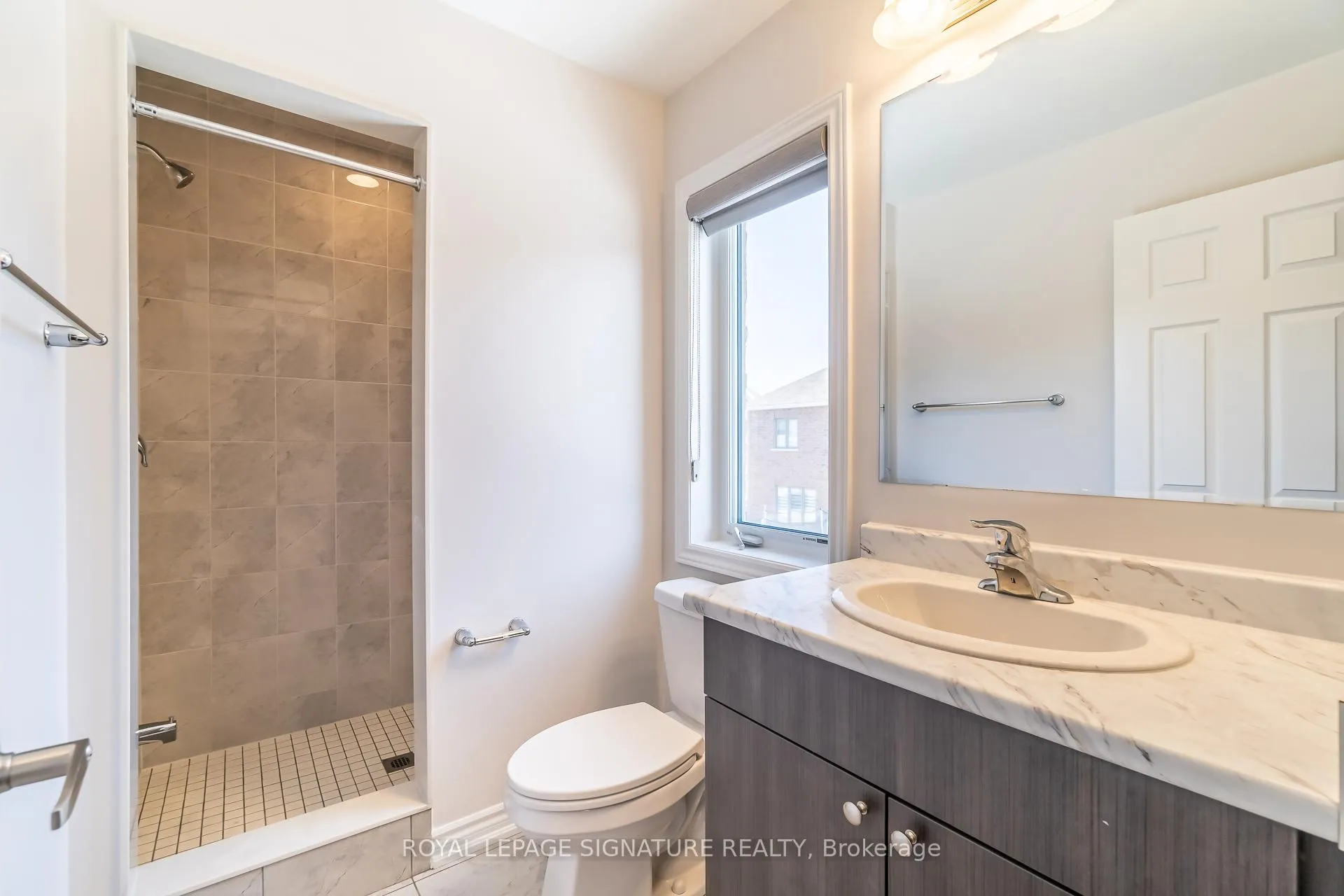 Photo 35 of 42 Broden Crescent, Whitby, Rural Whitby — HOMEH