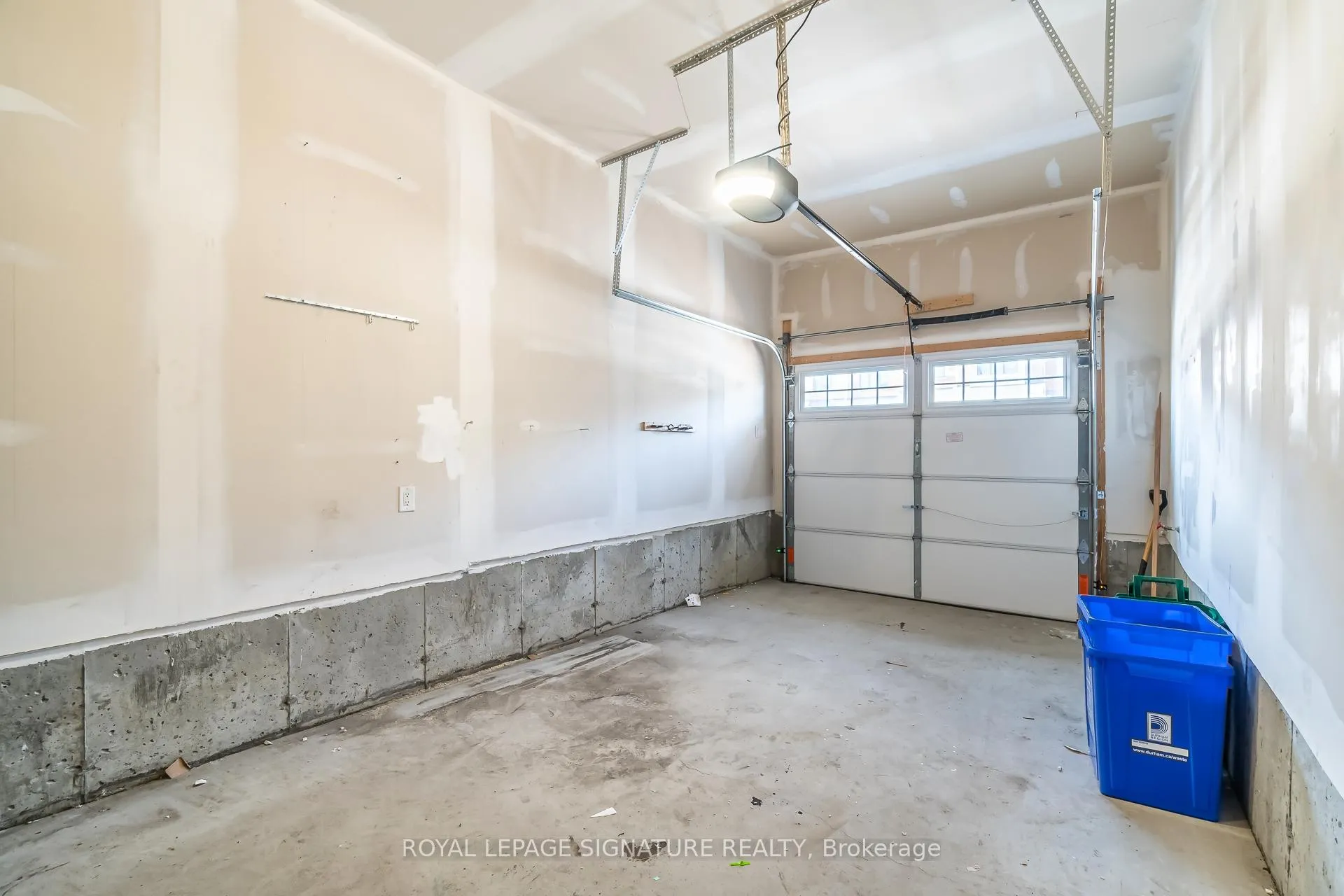 Photo 36 of 42 Broden Crescent, Whitby, Rural Whitby — HOMEH