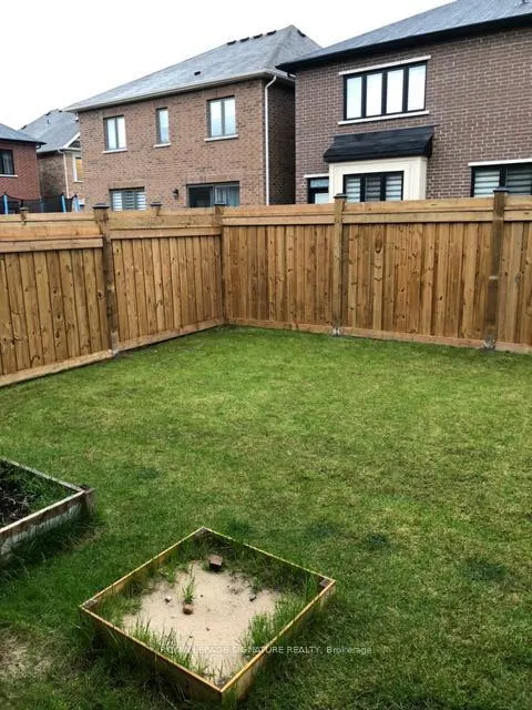 Photo 37 of 42 Broden Crescent, Whitby, Rural Whitby — HOMEH