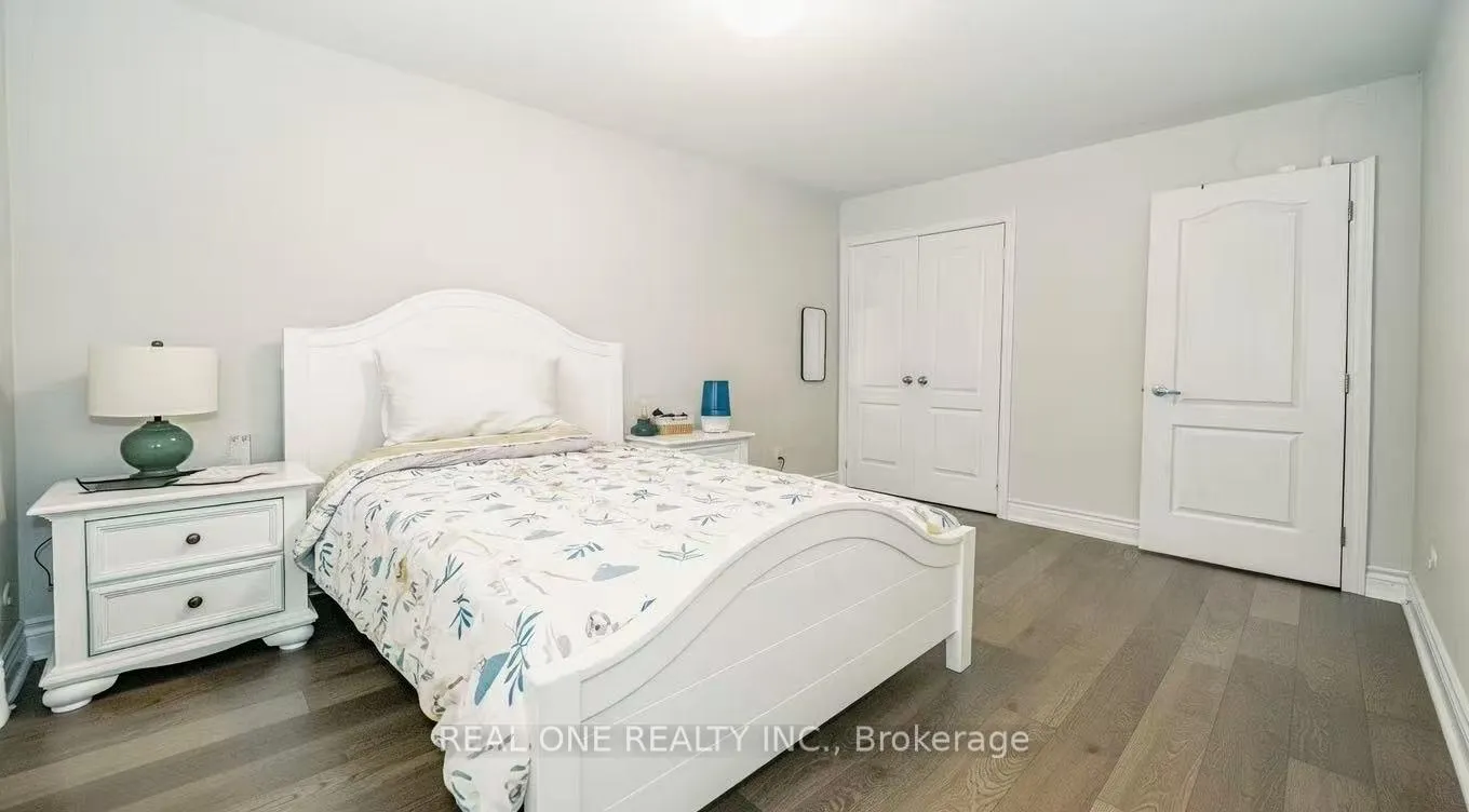 Photo 3 of 77 Leitchcroft Crescent E, Markham, Commerce Valley — HOMEH