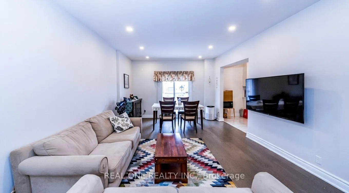 Photo 15 of 77 Leitchcroft Crescent E, Markham, Commerce Valley — HOMEH