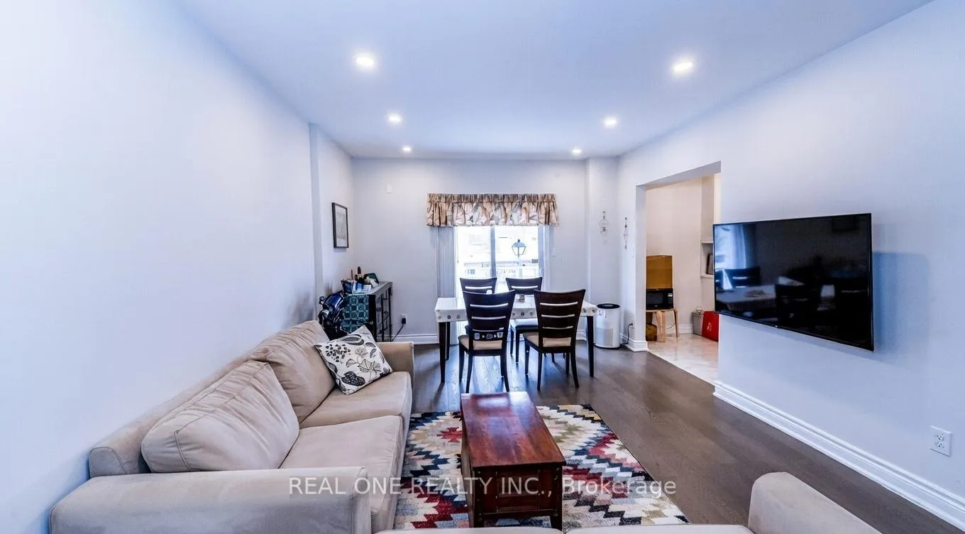 Photo 21 of 77 Leitchcroft Crescent E, Markham, Commerce Valley — HOMEH