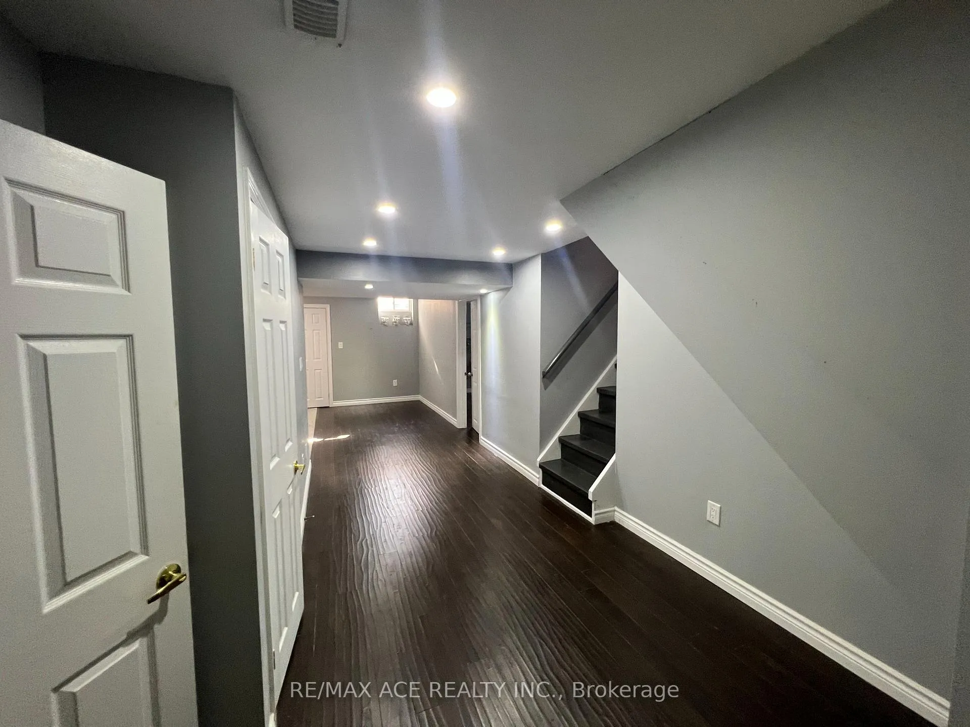 Photo 5 of Unit Bsmt, 25 Hislop Drive, Markham, Box Grove — HOMEH