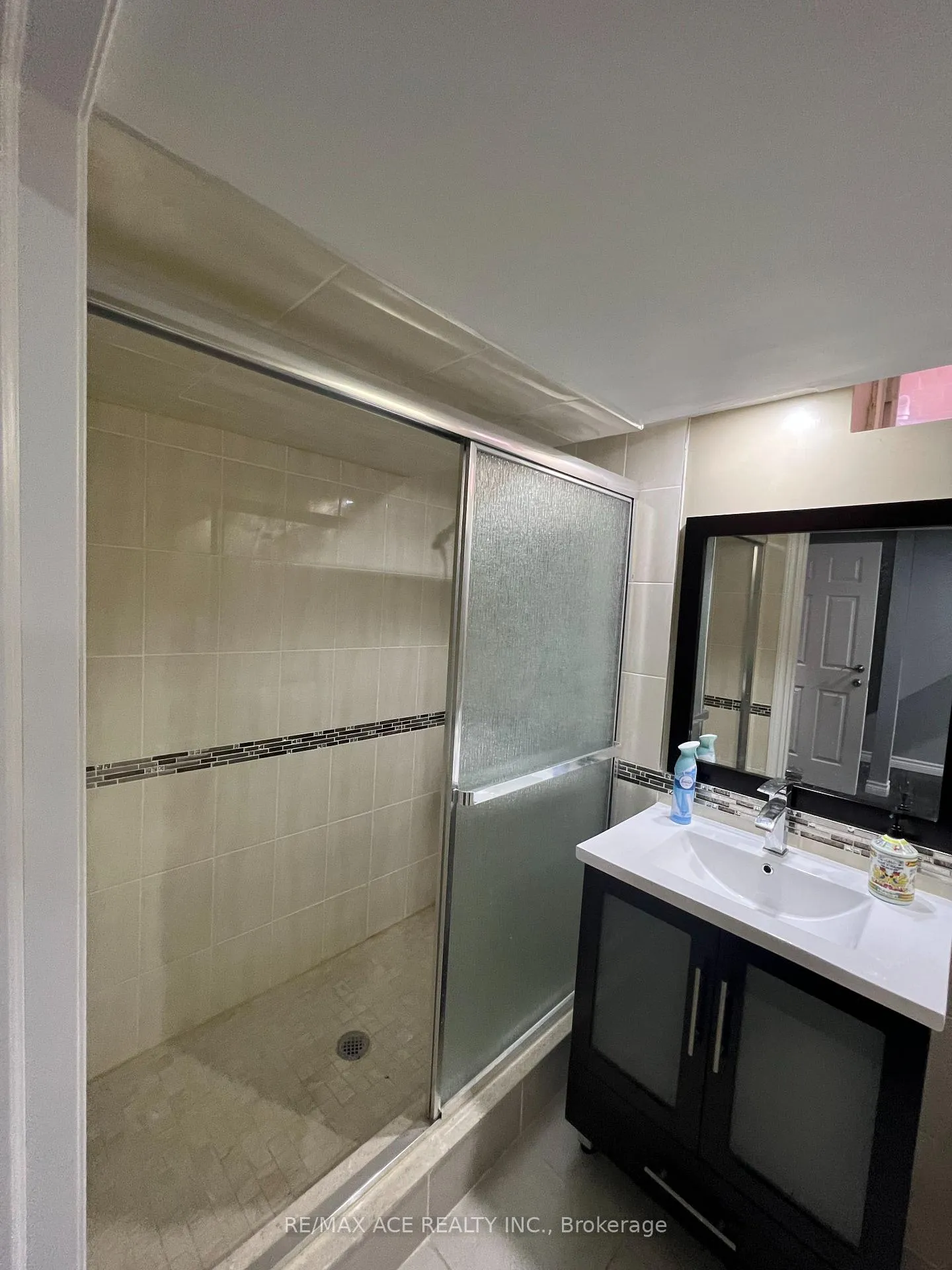 Photo 11 of Unit Bsmt, 25 Hislop Drive, Markham, Box Grove — HOMEH