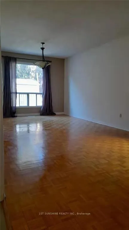 Photo 6 of 98 Summitcrest Drive N, Richmond Hill, Devonsleigh — HOMEH
