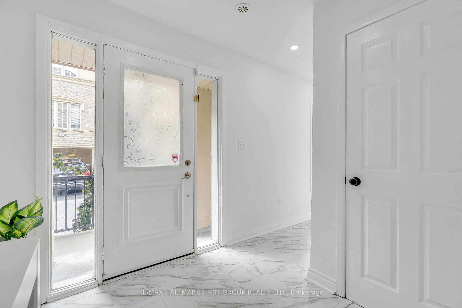 Photo 2 of Unit 96, 1250 St Martins Drive, Pickering, Bay Ridges — HOMEH
