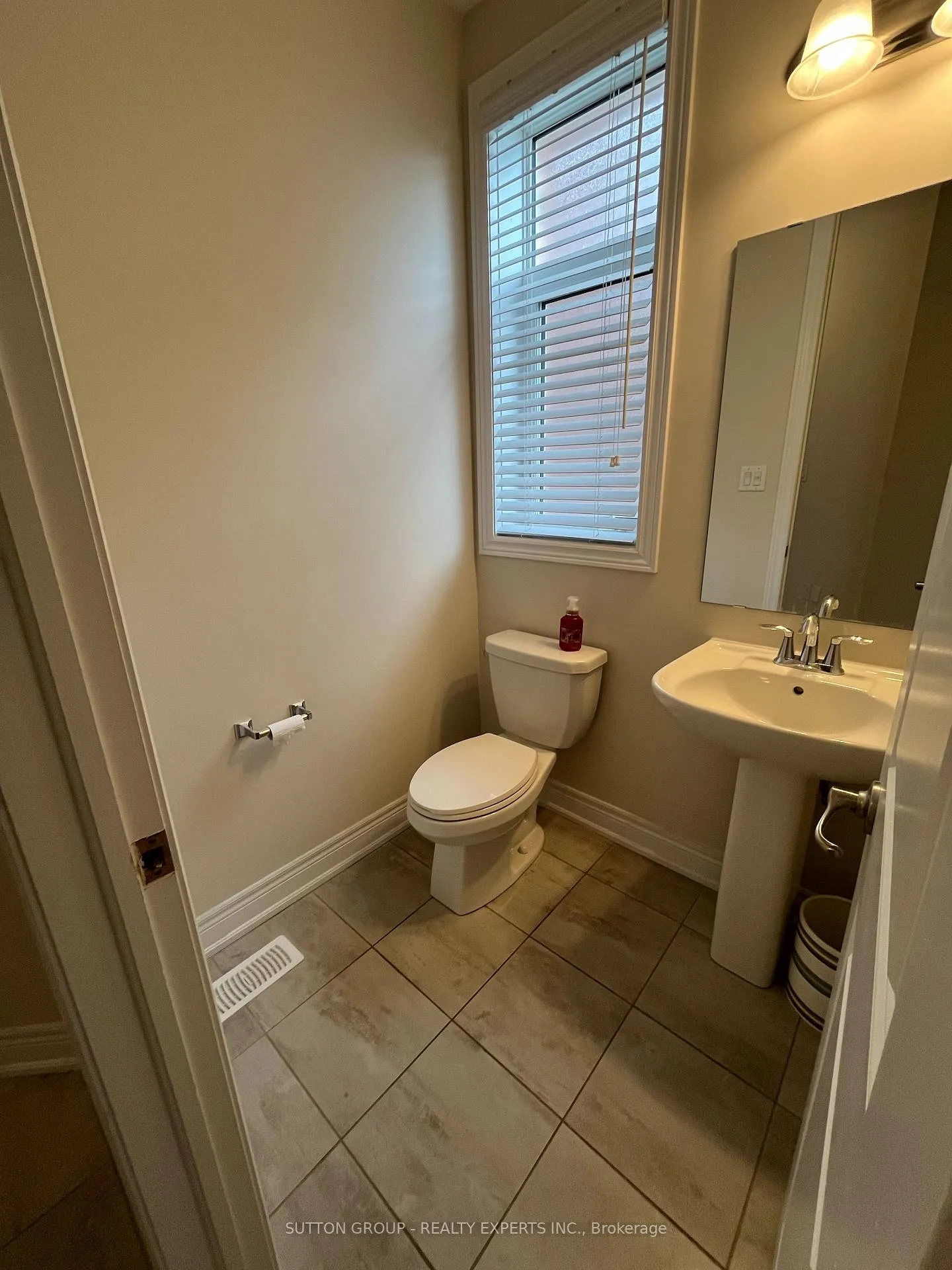 Photo 4 of 89 Morningside Drive, Halton Hills, Georgetown — HOMEH